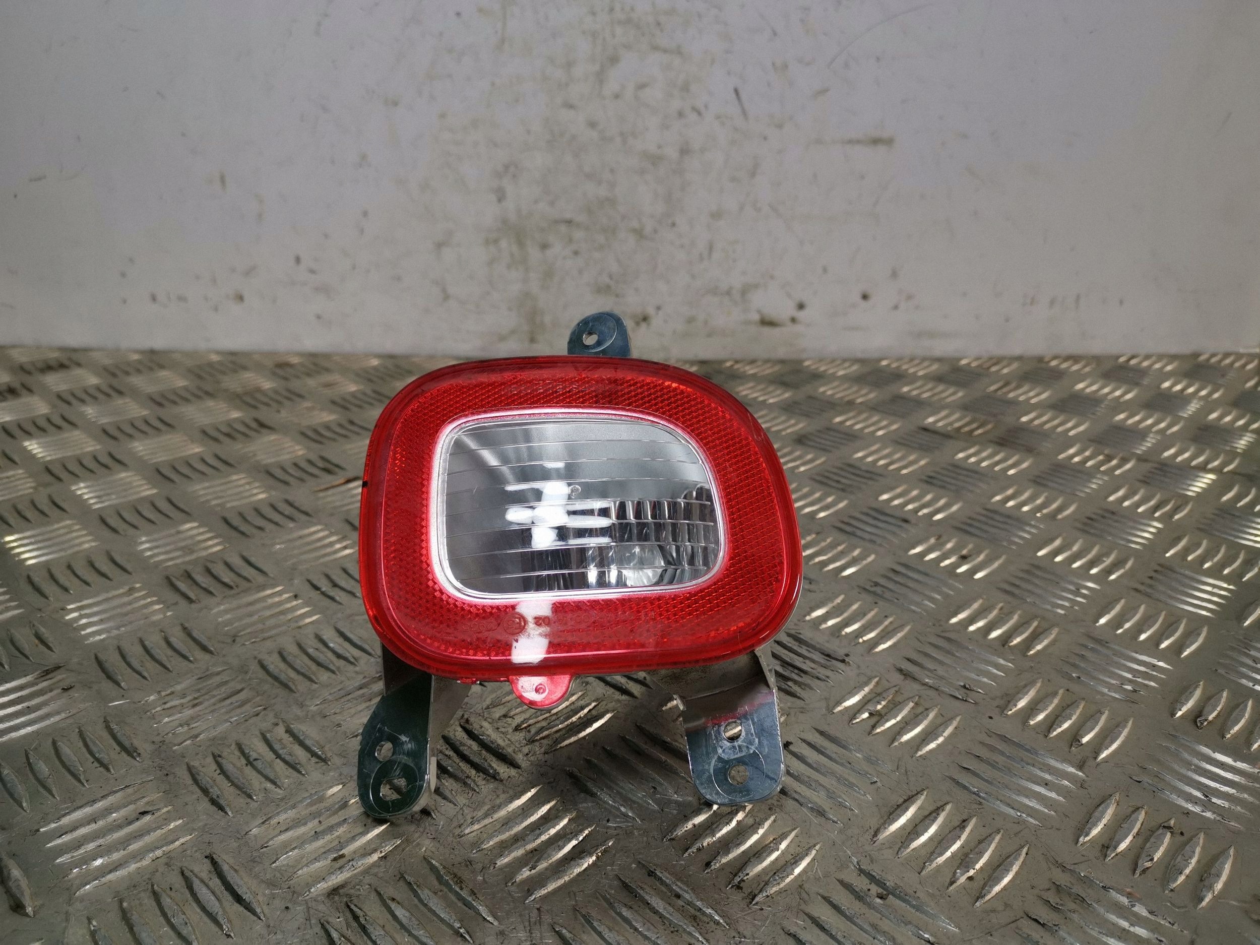 Jeep Renegade peruutusvalo OEM 52100274 Käytetty image 2