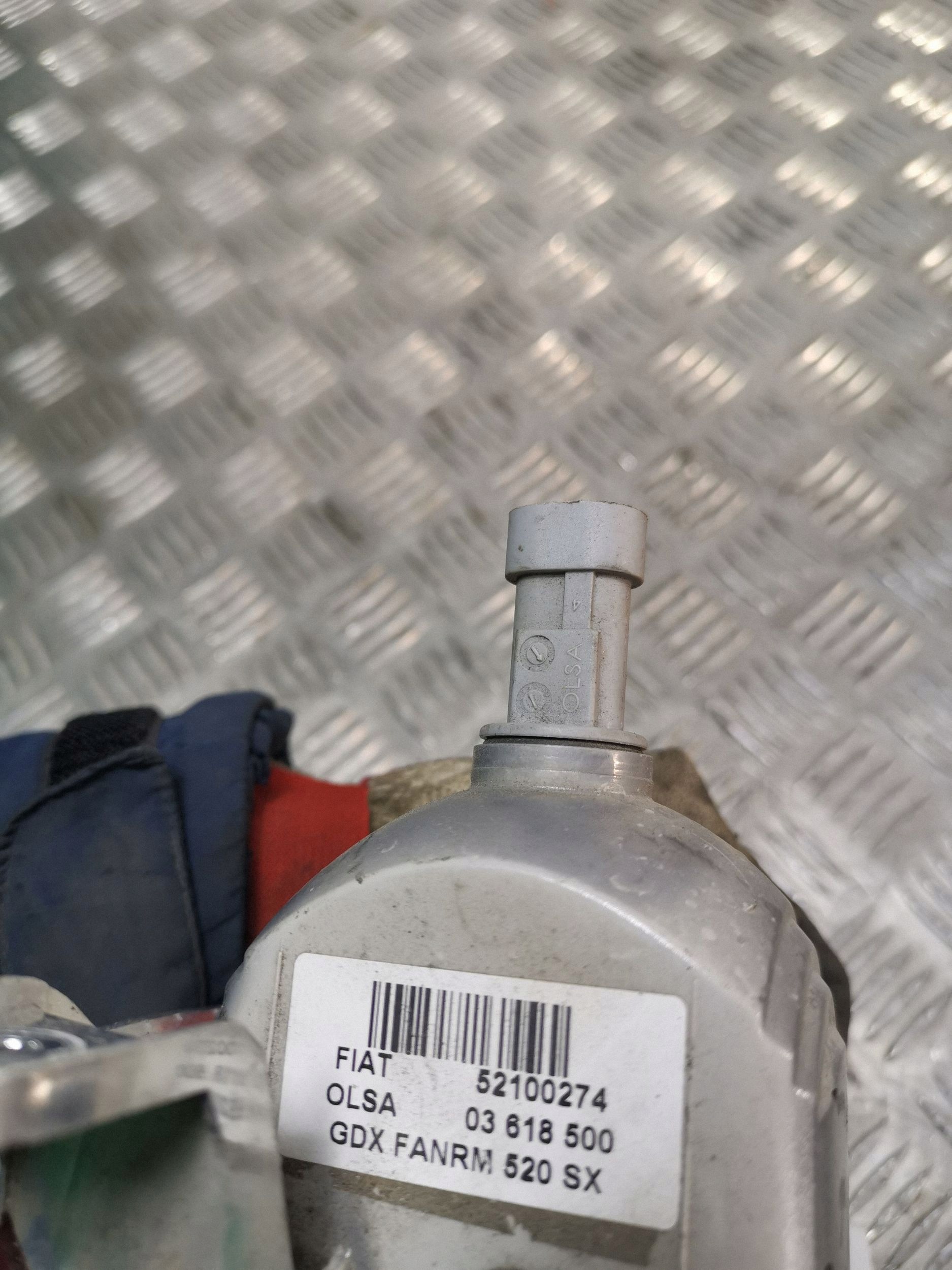Jeep Renegade peruutusvalo OEM 52100274 Käytetty image 3