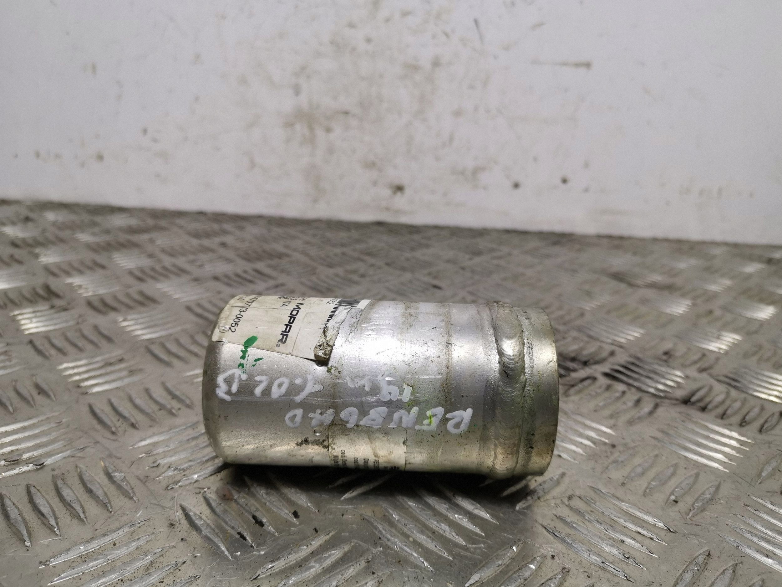 Deshidratador AC Jeep OEM 00521162340 - Usado image 2