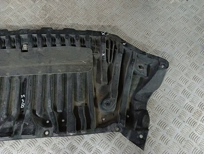 M38 Suoja puskurin alla Mercedes W212 A2125203923