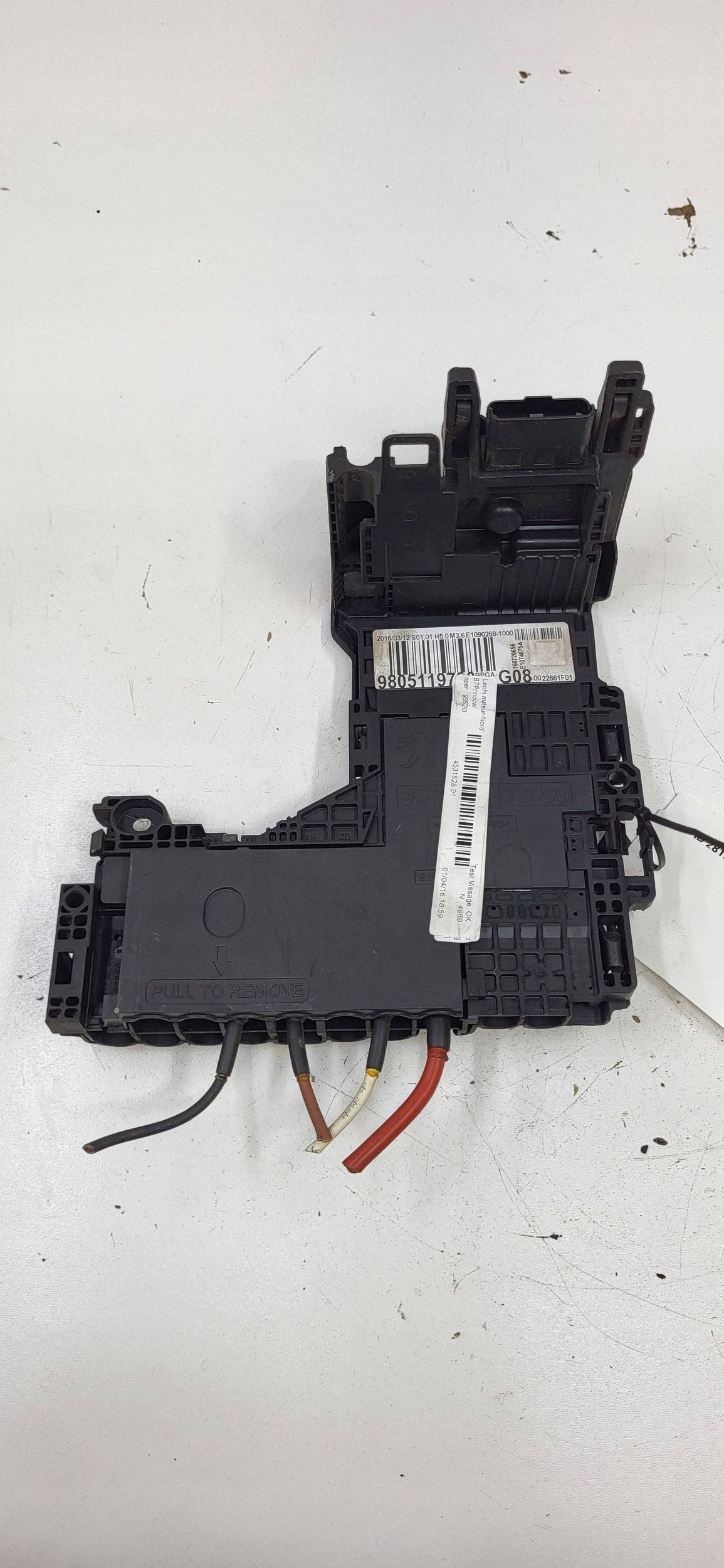 Peugeot 508 Batterispänningsregulator OEM 9805119780 image 2