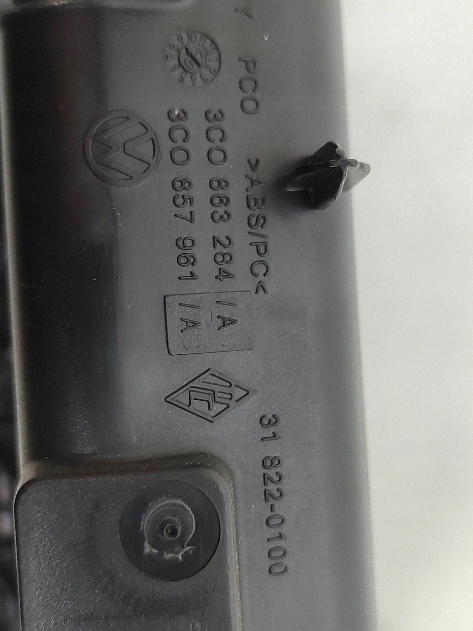 VW Passat B6 Tuhkakuppi Sytytin OEM 3C0863284