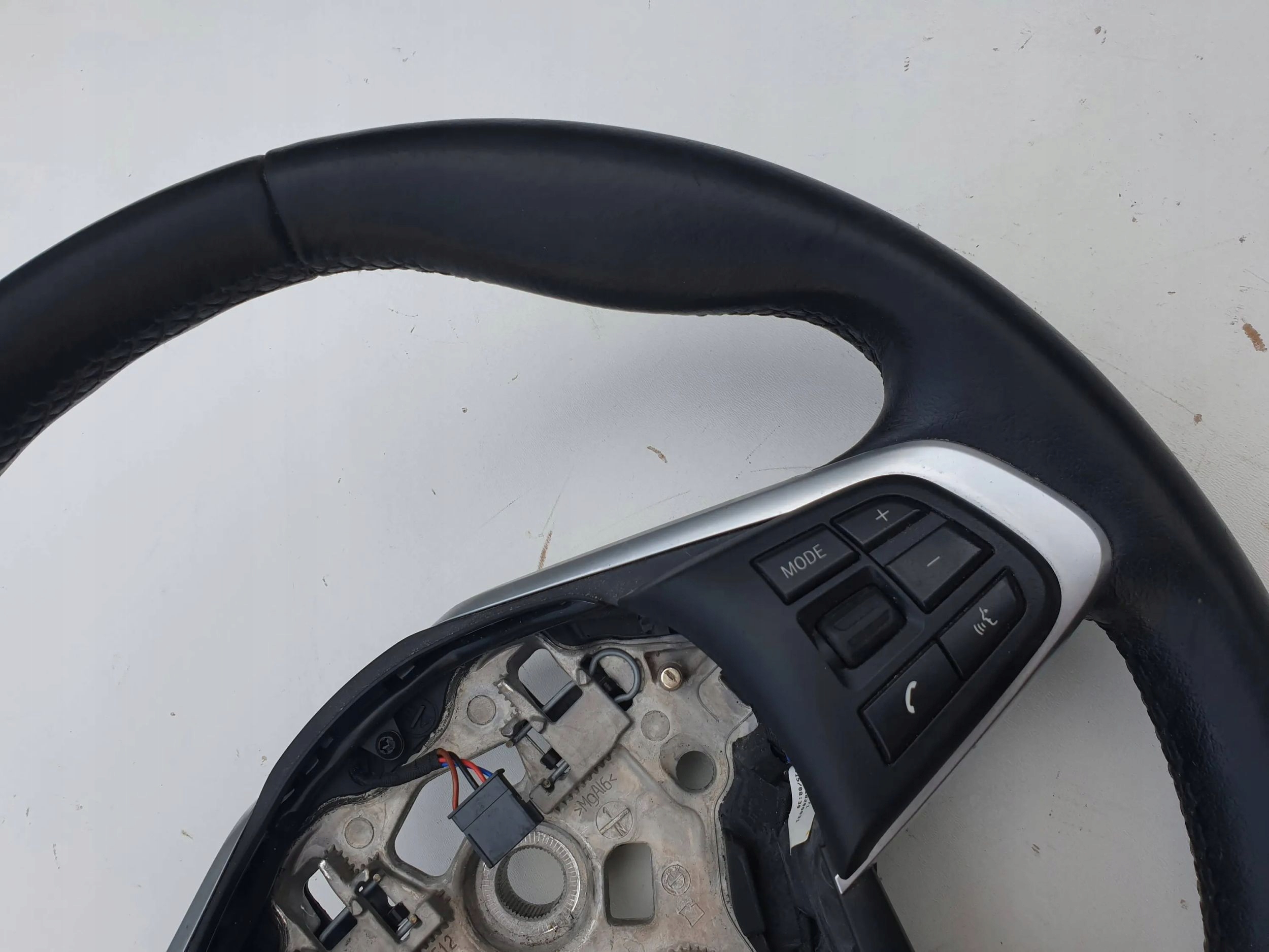 BMW F39 F45 F46 F48 Lenkrad image 4