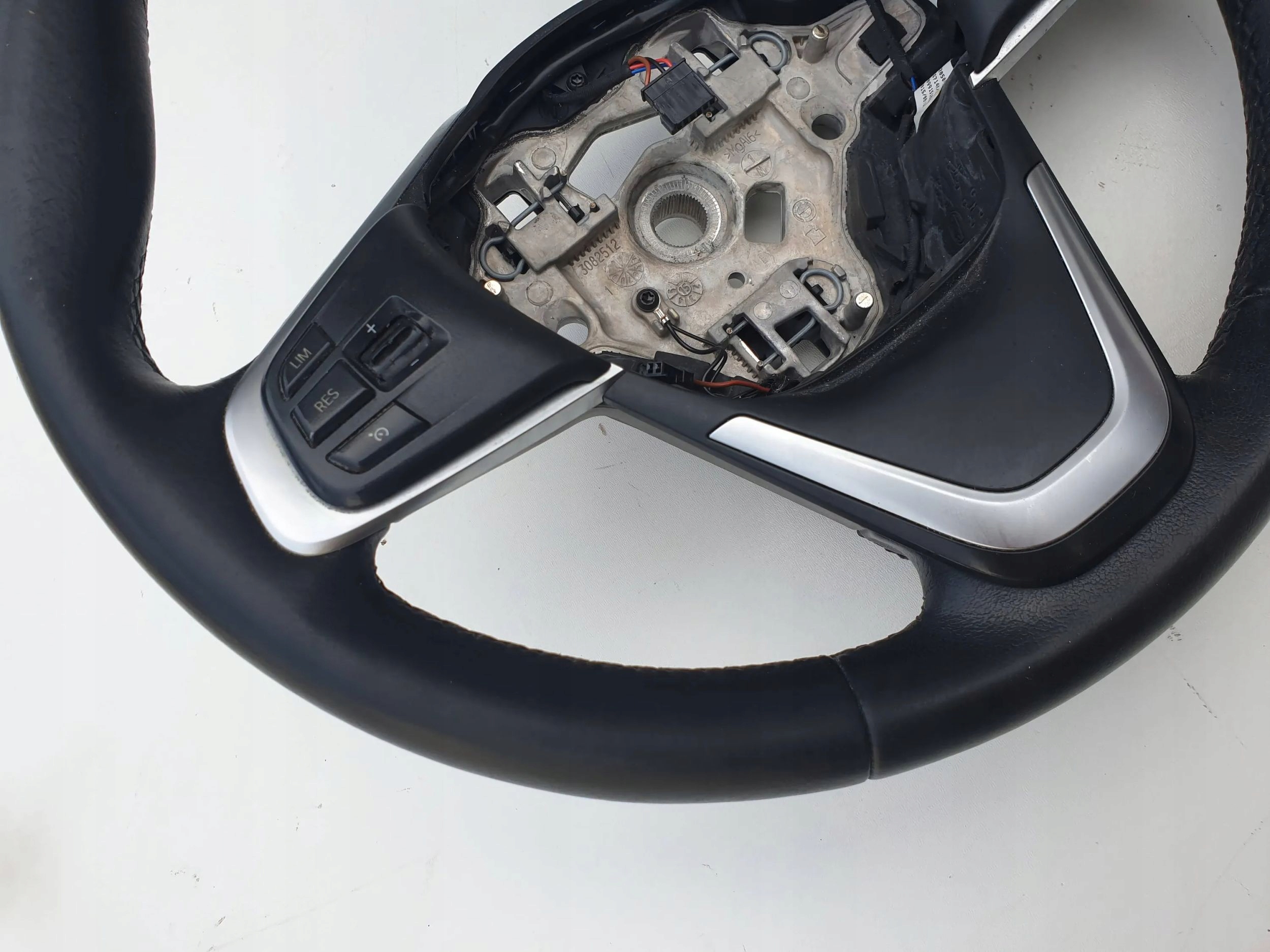 BMW F39 F45 F46 F48 Lenkrad image 7
