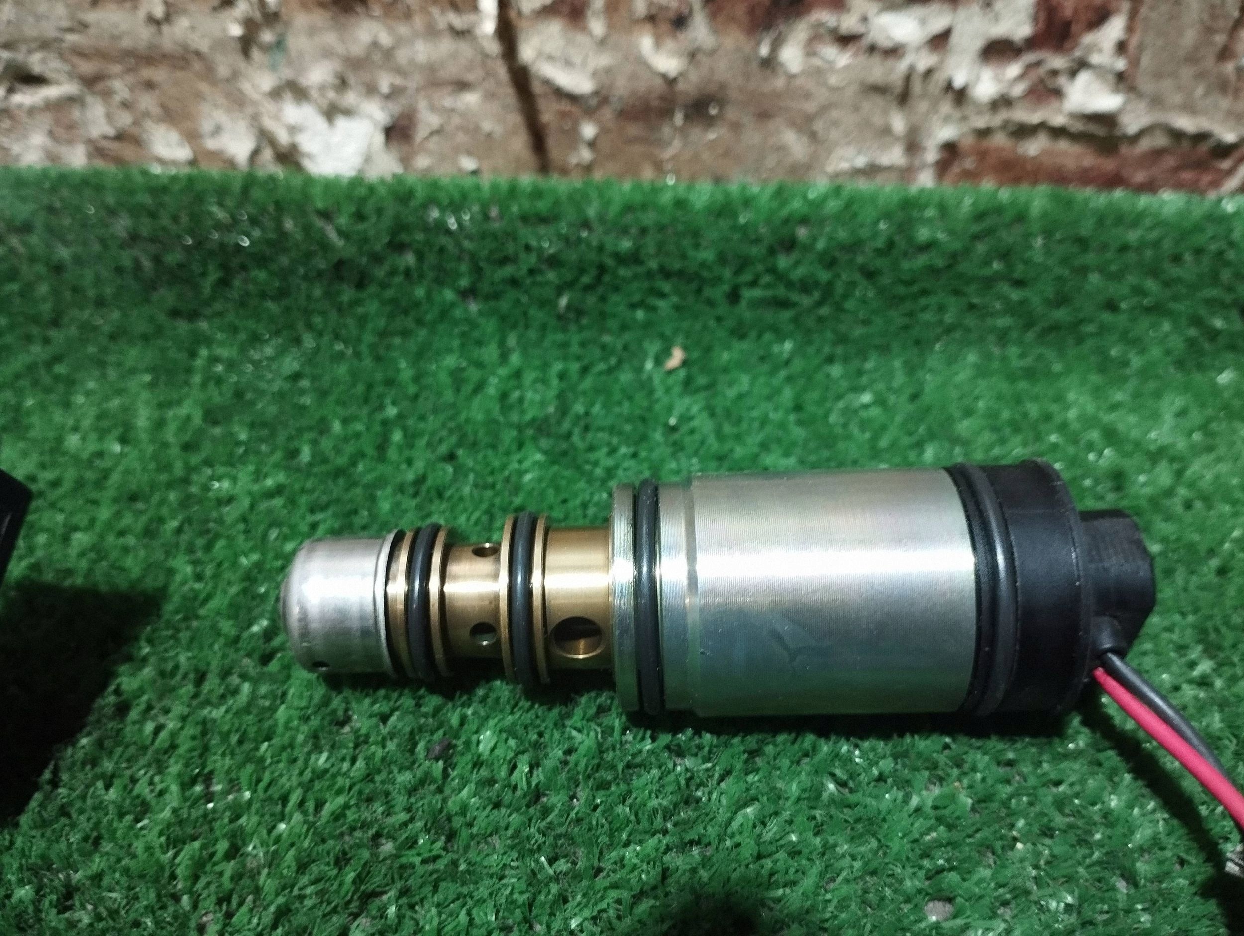Soupape compresseur clim OEM 447220-9560 VW Audi image 3