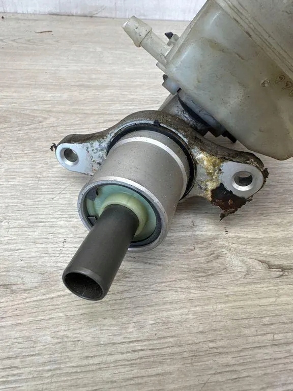 Remcilinder Mitsubishi OE OEM 32067272D image 3