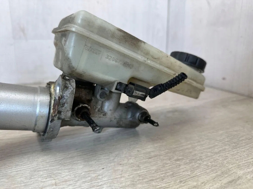 Remcilinder Mitsubishi OE OEM 32067272D image 4