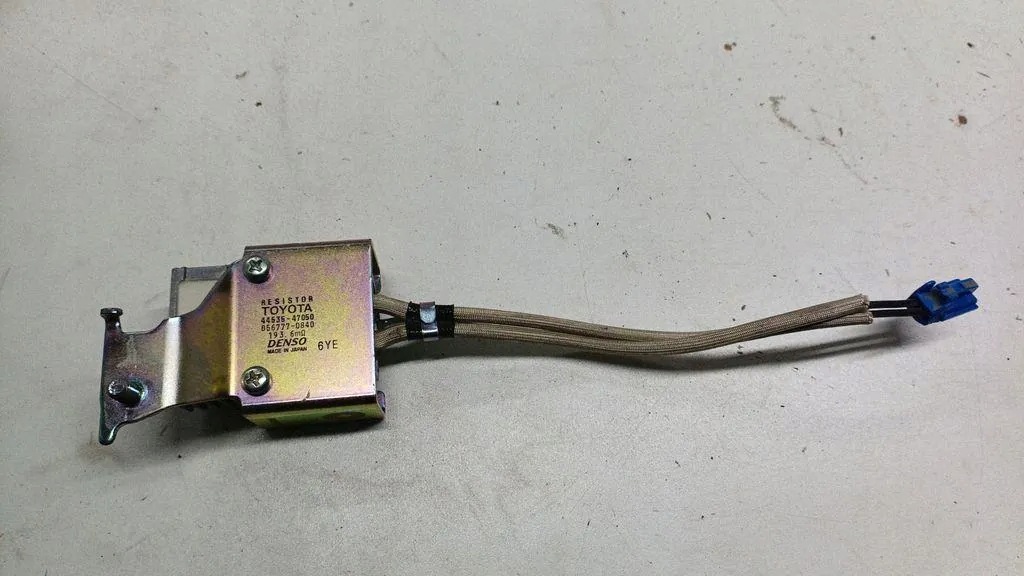 Toyota värmefläktrelä OEM 0567770840 - Begagnad image 2