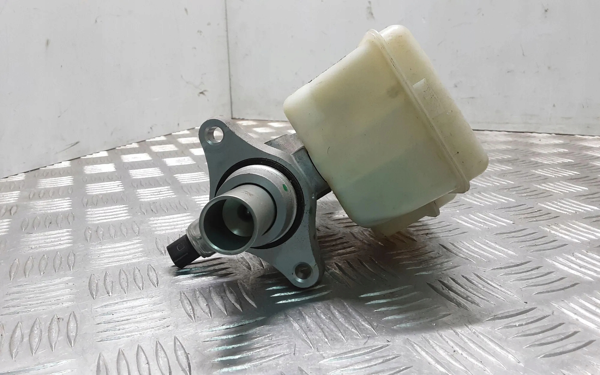 Bromscylinder OEM 26415600114 för Mercedes-Benz image 5