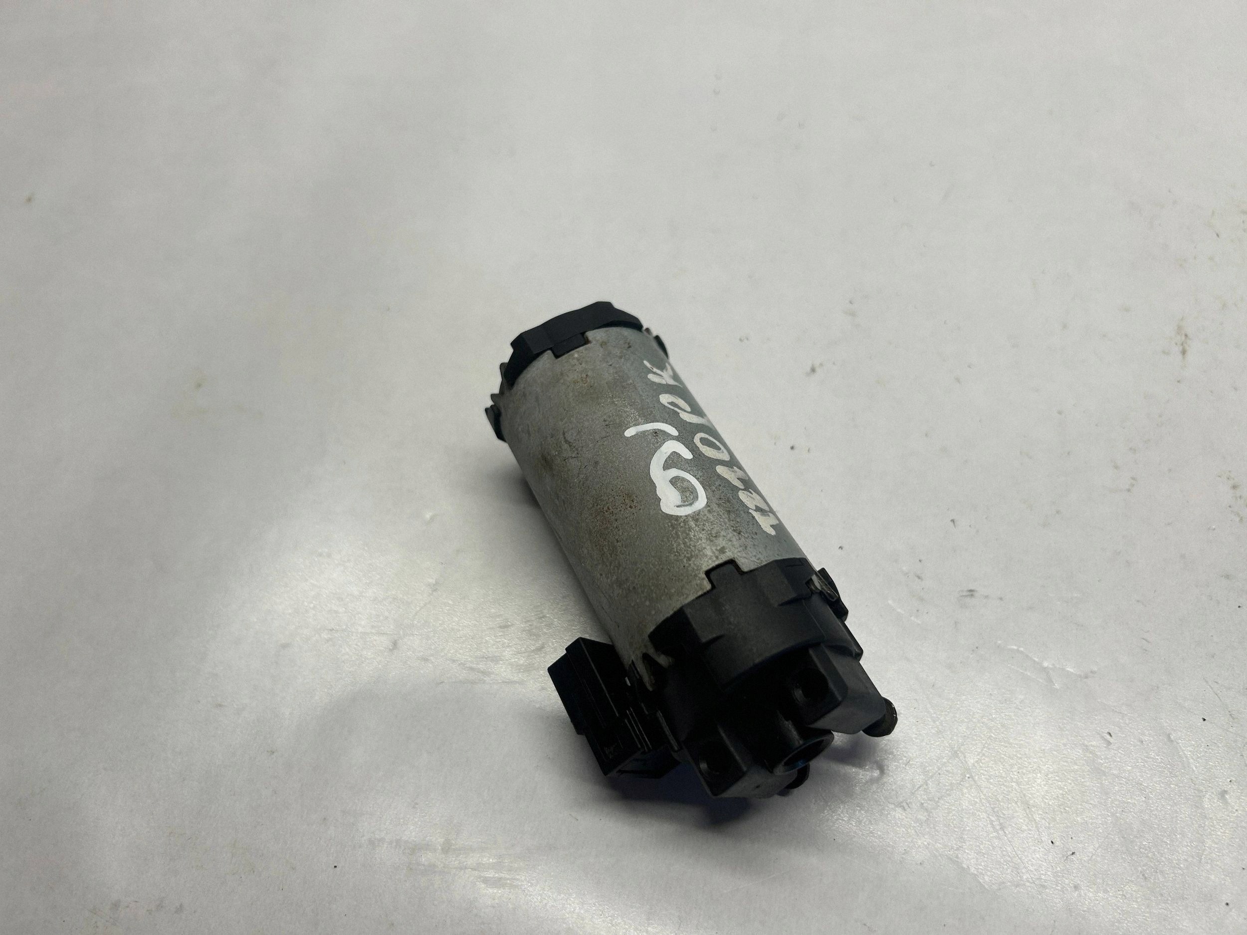 Motor de asiento Maserati Ghibli OEM L0372838AA image 3