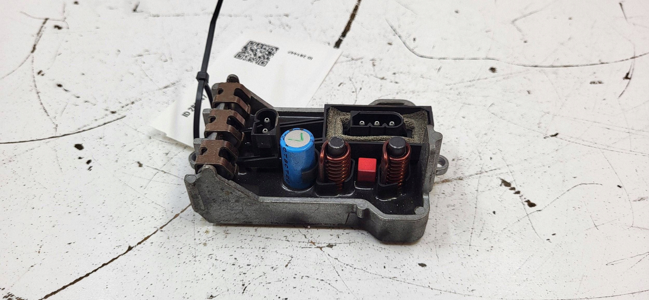 BMW Verwarmingventilatorrelais OEM 6934390 7 Serie image 4