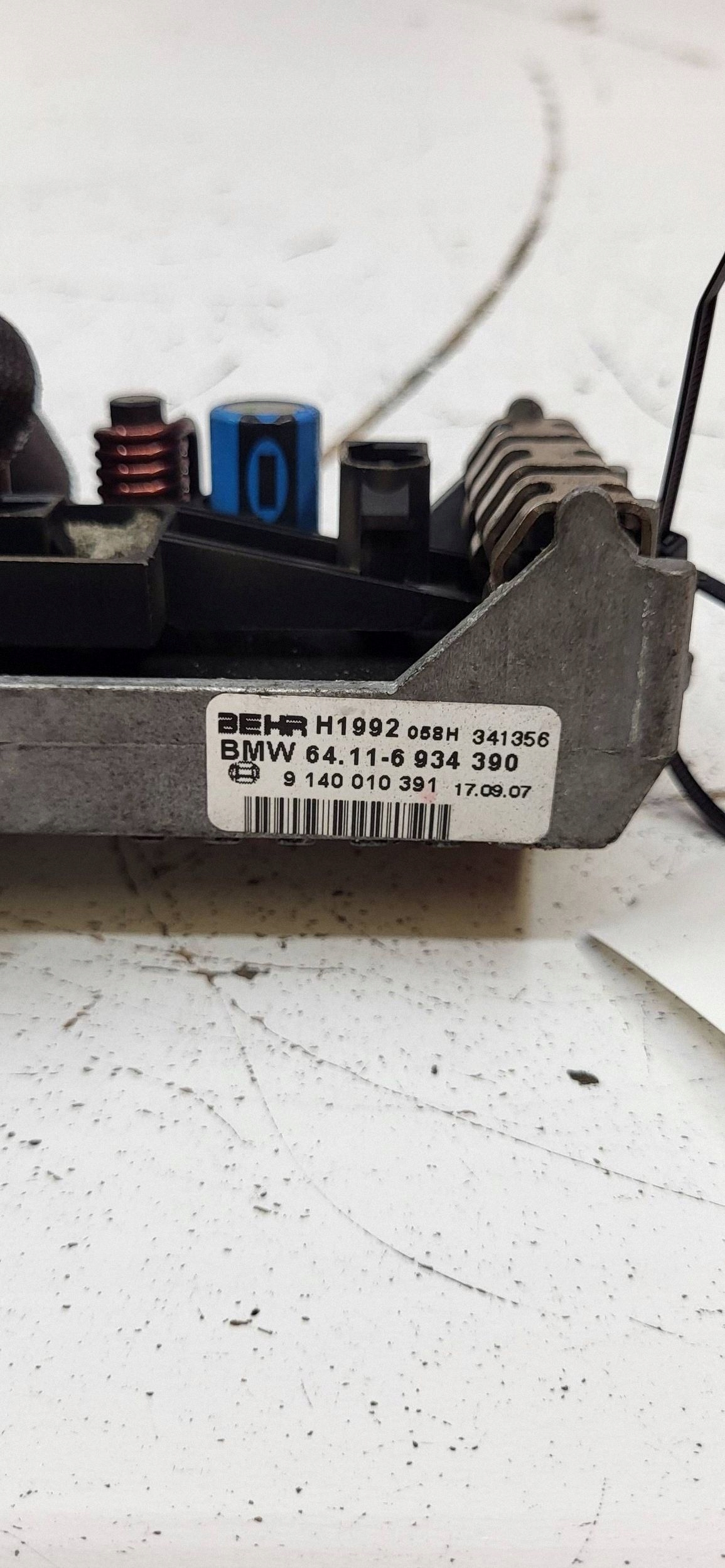 BMW Verwarmingventilatorrelais OEM 6934390 7 Serie image 7