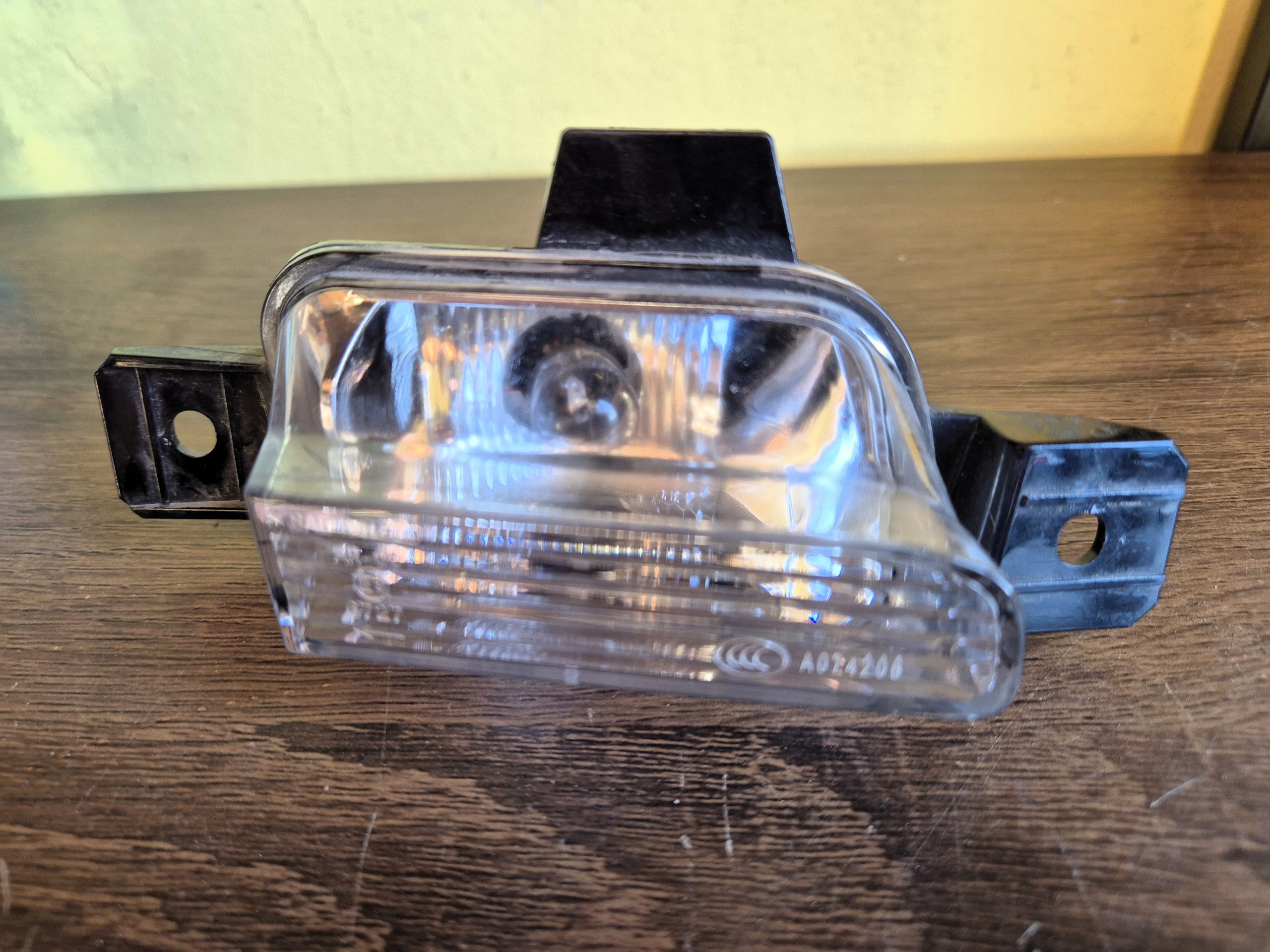 VW Tiguan I takavalaisin vasen 5N0941071