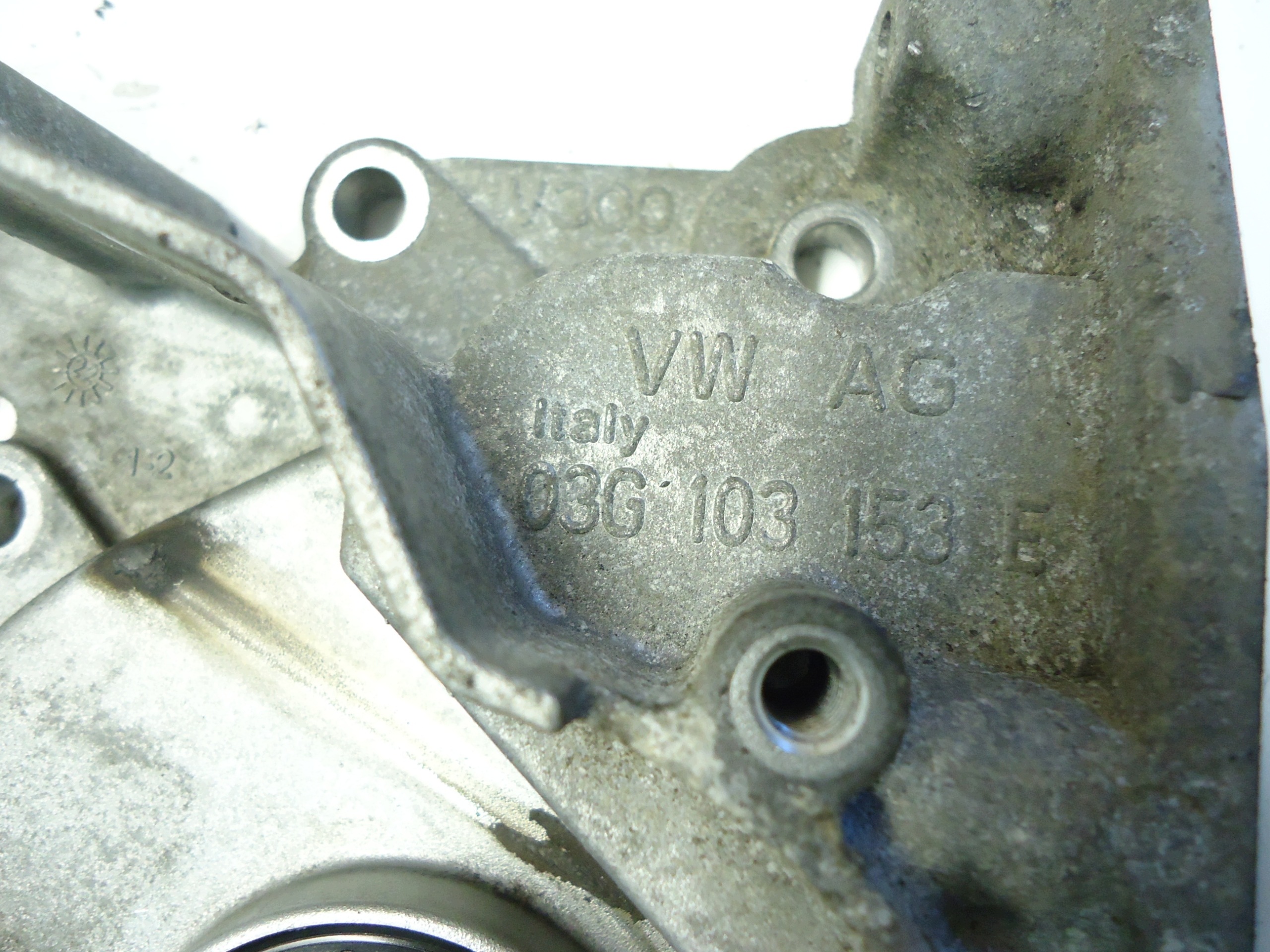 Akselitiiviste Kotelo OEM 03G103153E Audi VW image 3
