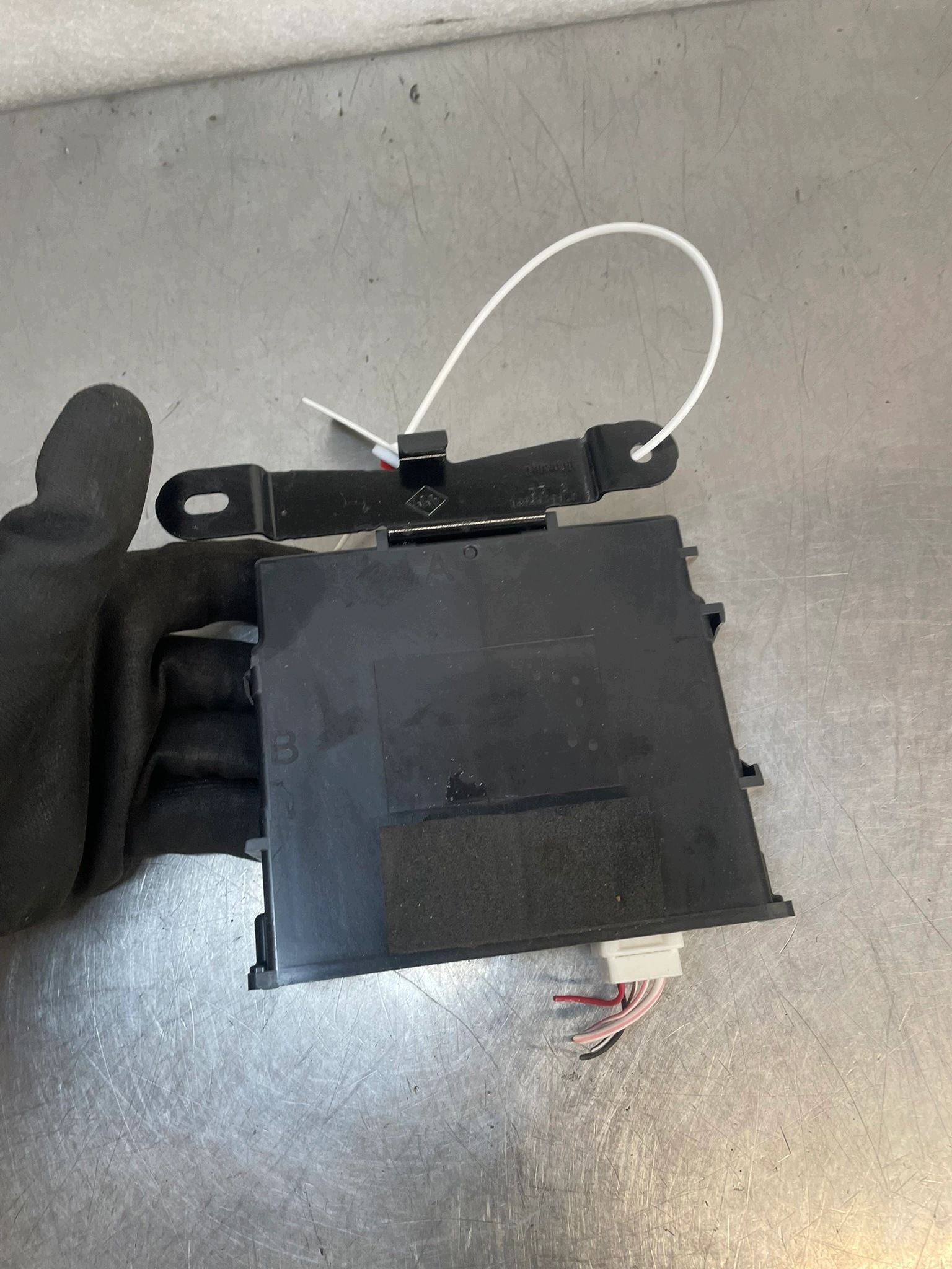 Renault Dacia Battery Control Module OEM 478806US0A image 4