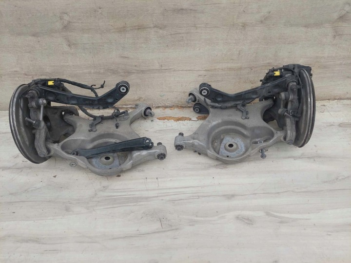 VOLVO XC60 XC90 II LIFT 23r 4x4 Fuso oscillante braccio sospensione posteriore pneumatica