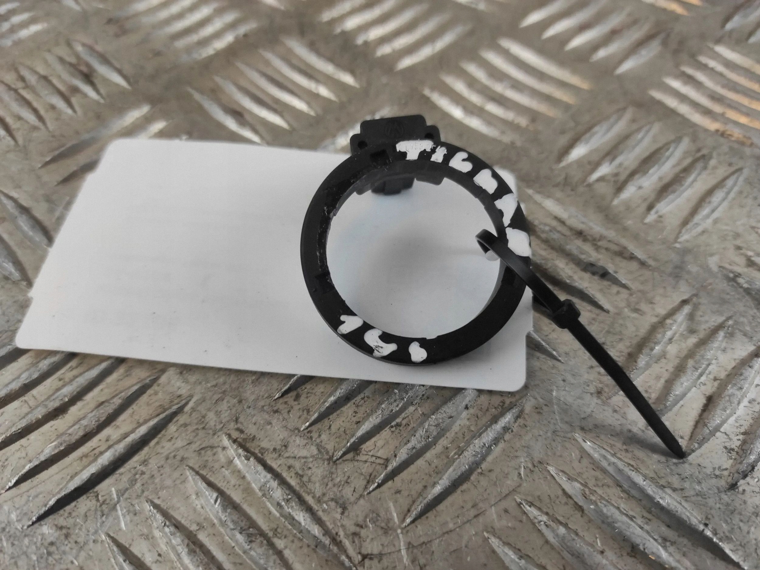VW Immobilisaattoriantenni OEM A321023400 - Käytetty