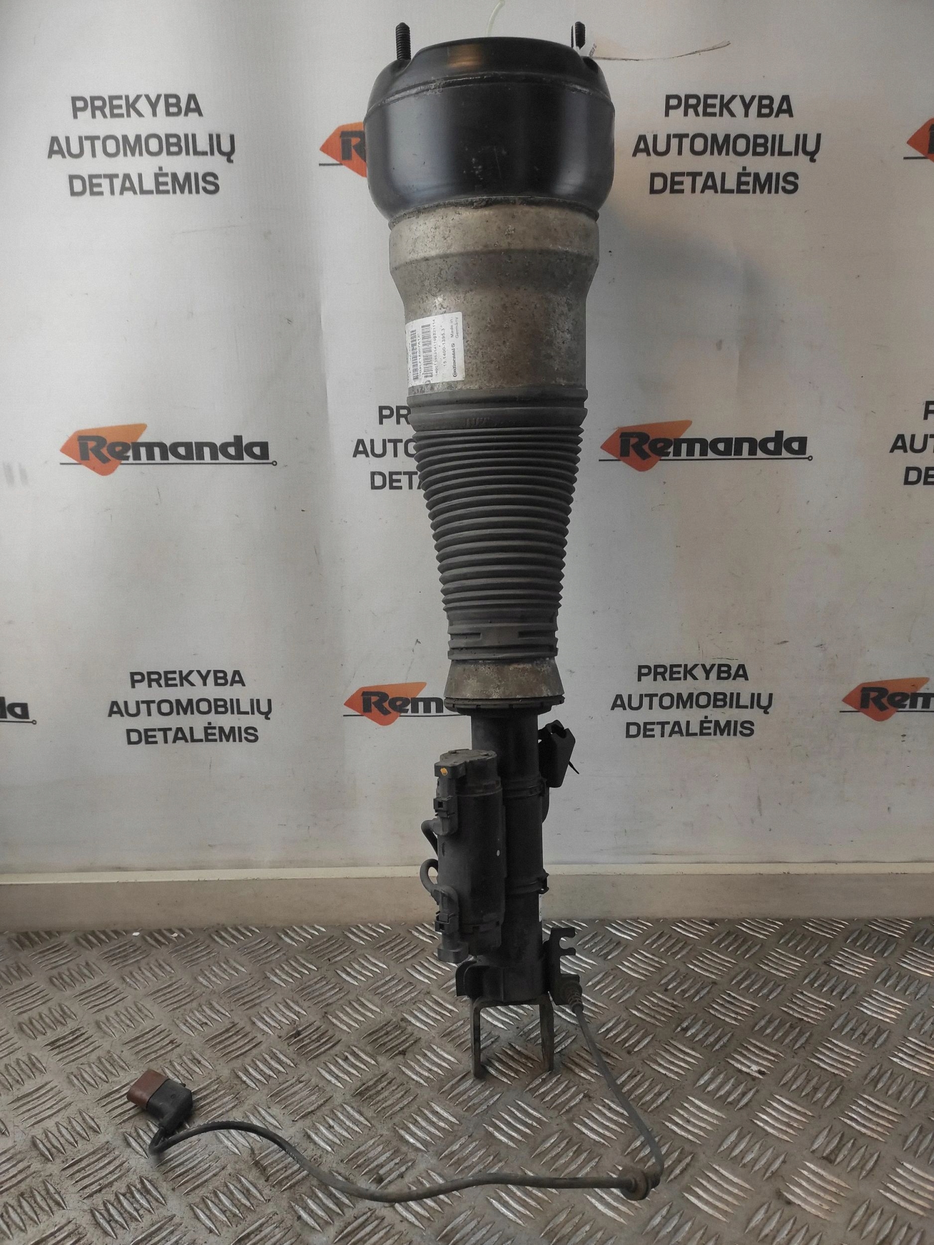Amortecedor pneumático dianteiro esquerdo OEM A2224211394 image 9