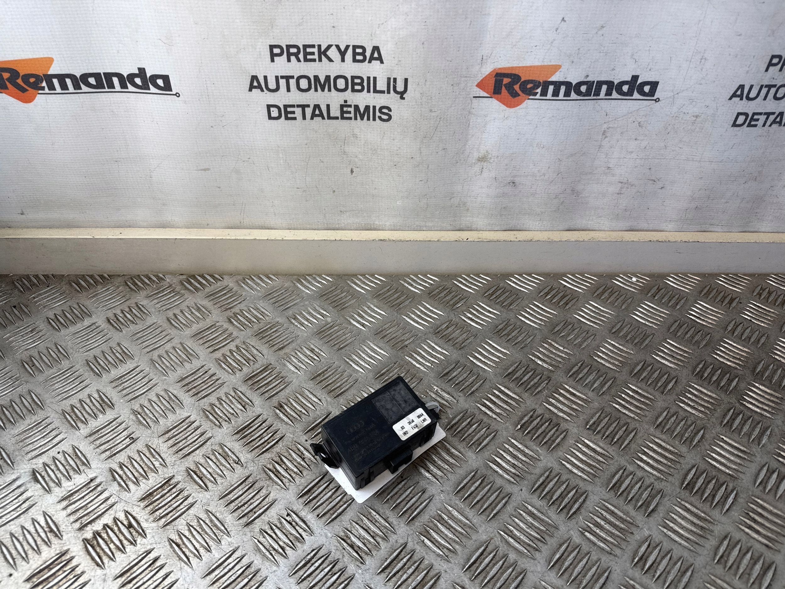 Audi Immobilisaattorimoduuli OEM 4B0953234 image 2