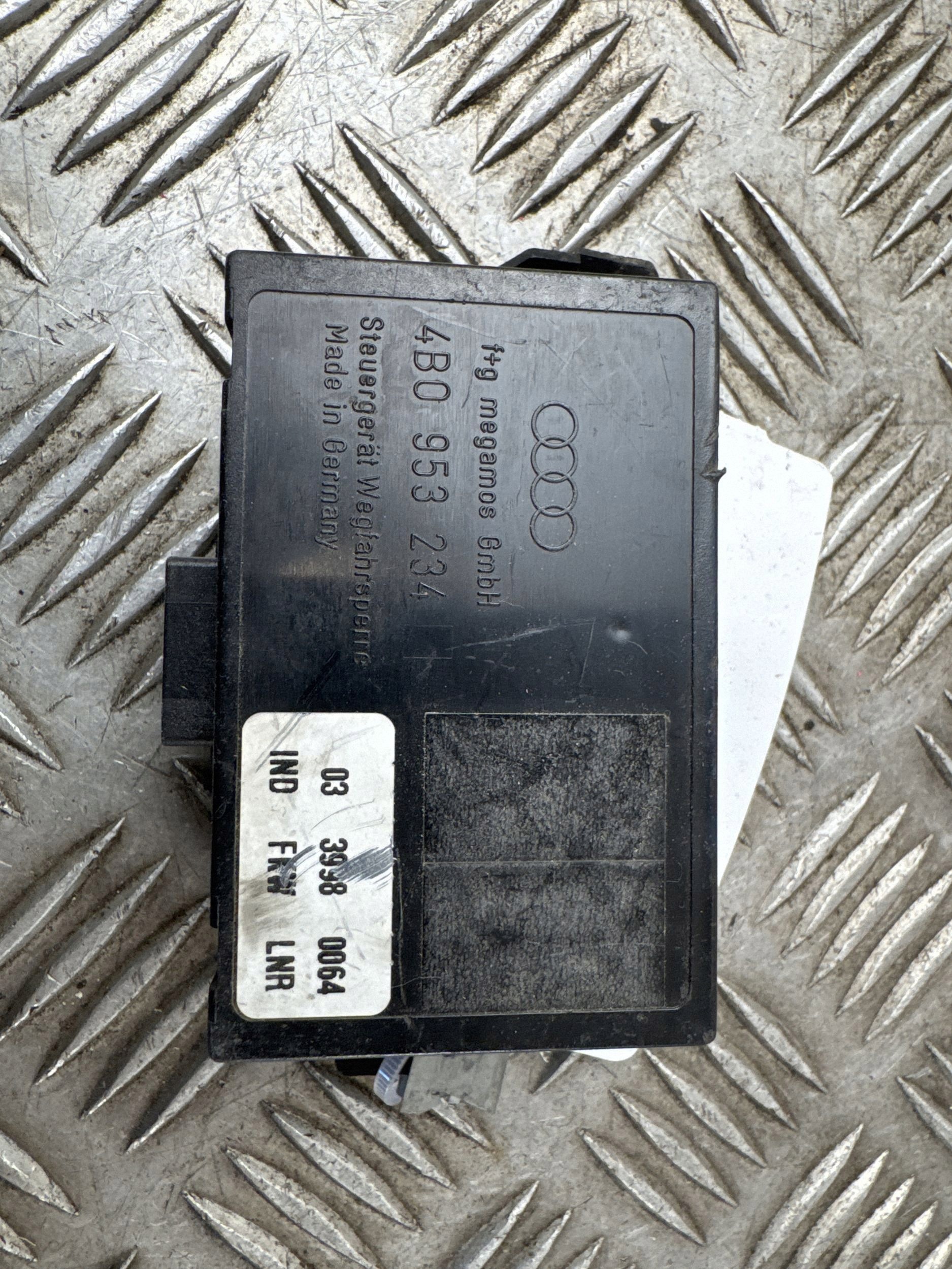 Audi Immobilisaattorimoduuli OEM 4B0953234