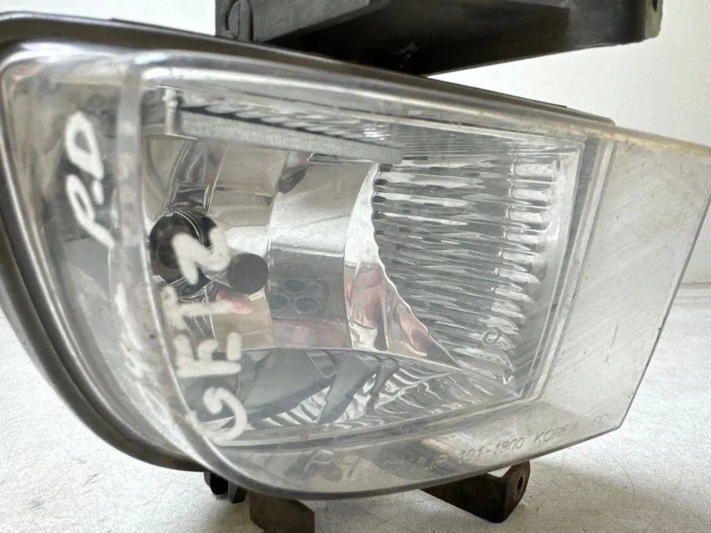 Halogeeni oikea etu HYUNDAI GETZ (TB) 922021C000 1.1L bensiini 46kW 2004