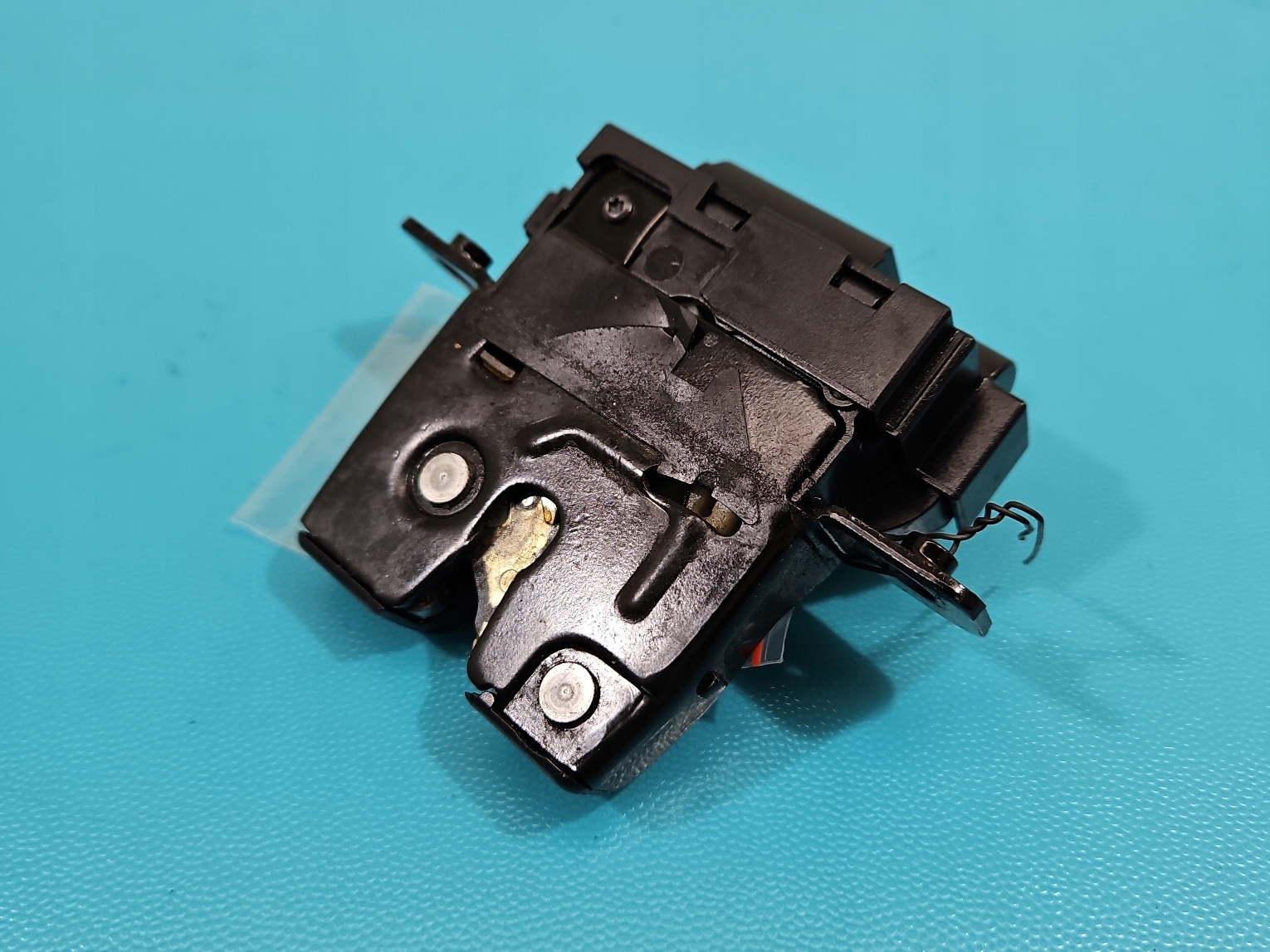 Cerrojo portón trasero 90502EY10D Nissan Qashqai I J10 06-13 HB
