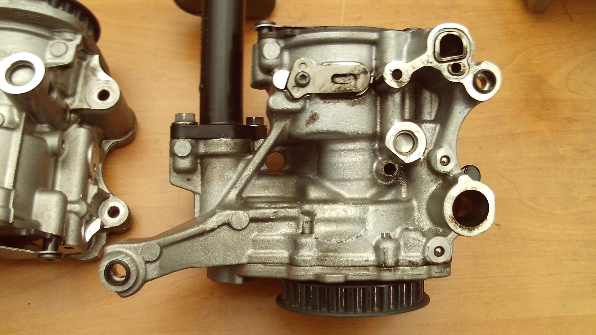 Bomba de óleo OEM 04L145208AE & roda para 2.0 TDI image 3