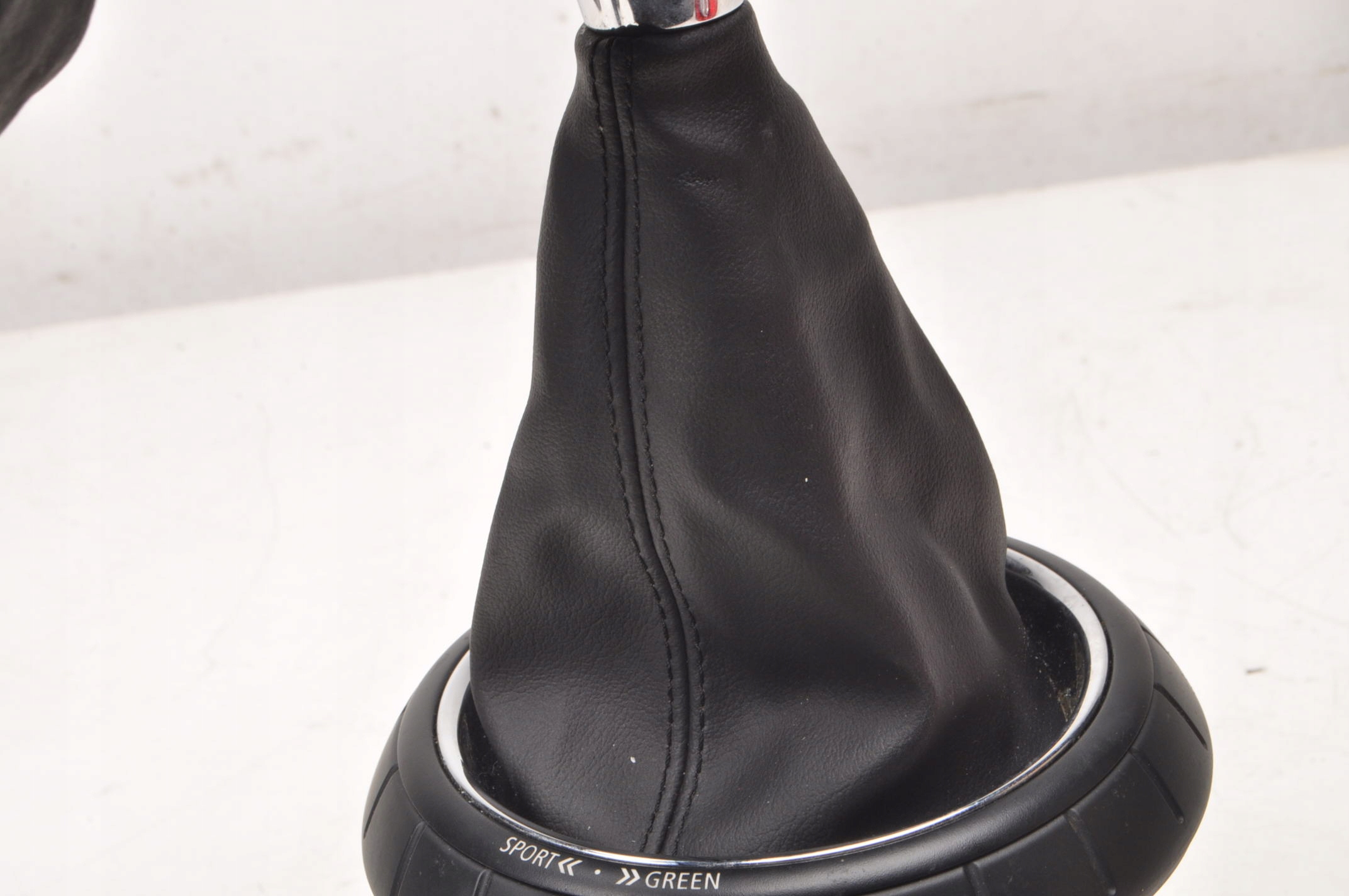 MINI F57 Manchon Levier Vitesse OEM 7641997 image 5