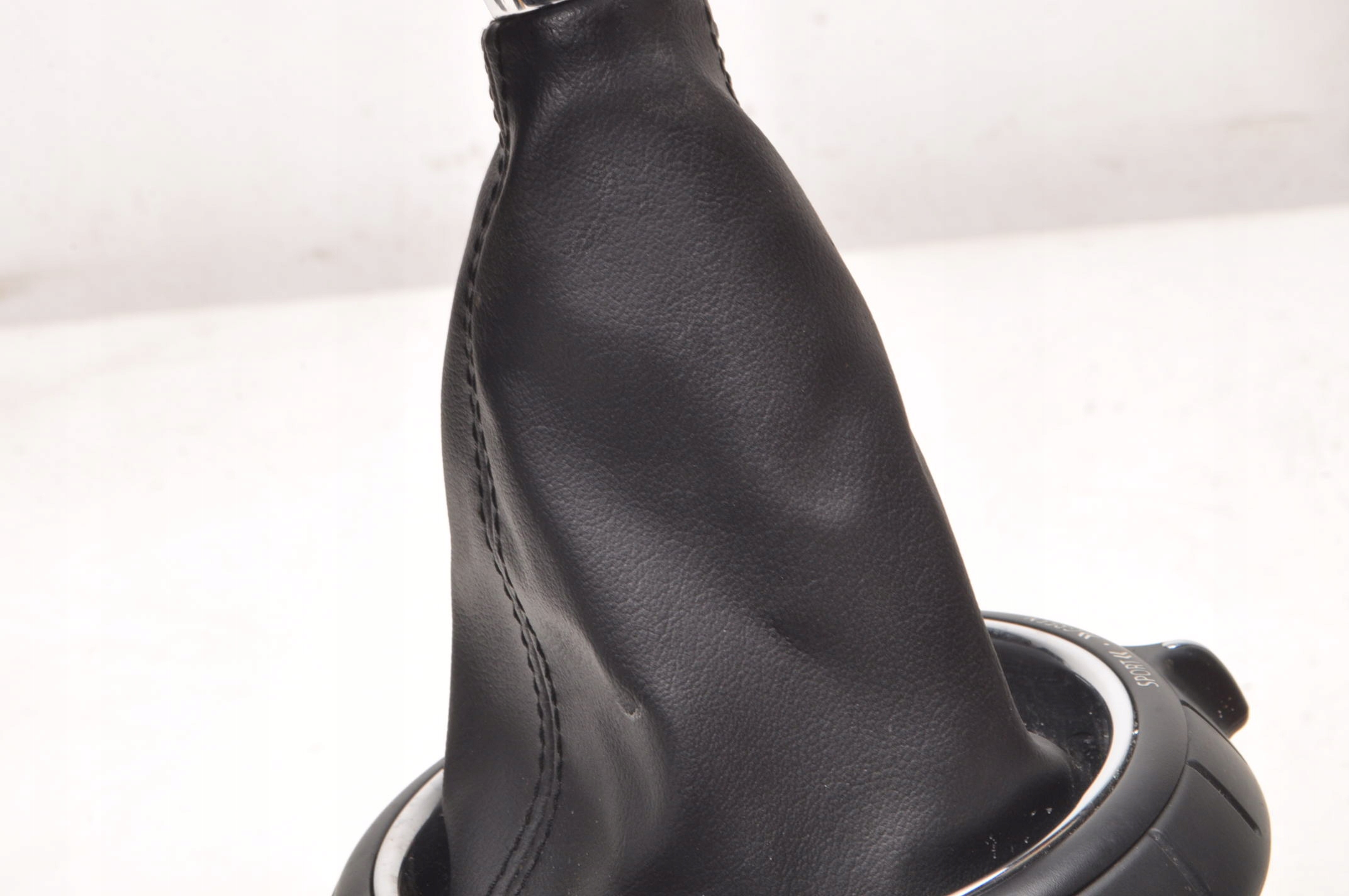 MINI F57 Manchon Levier Vitesse OEM 7641997 image 6