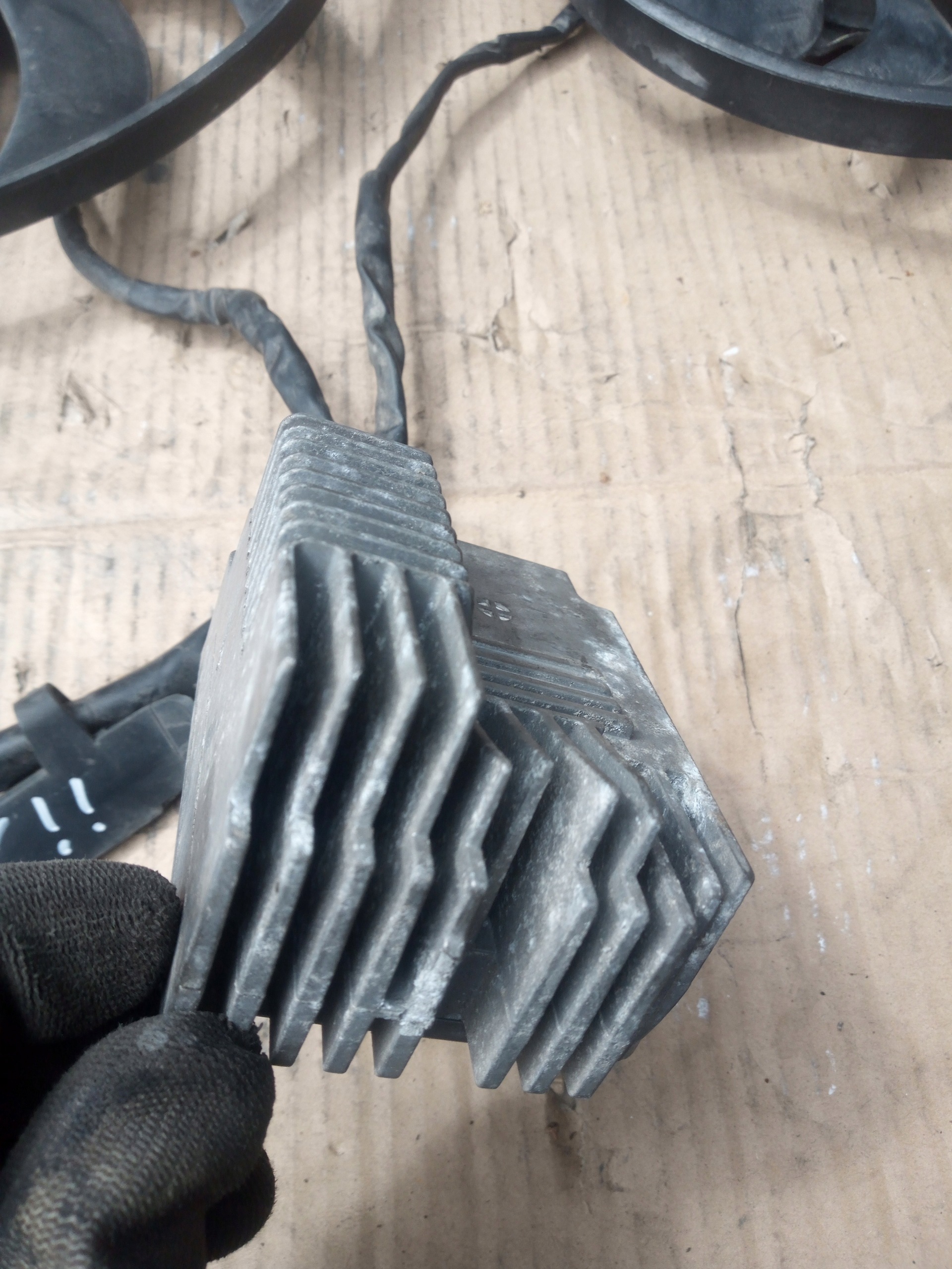 Radiator Fan Module OEM 8E0959501D for Audi A4 B6 image 5