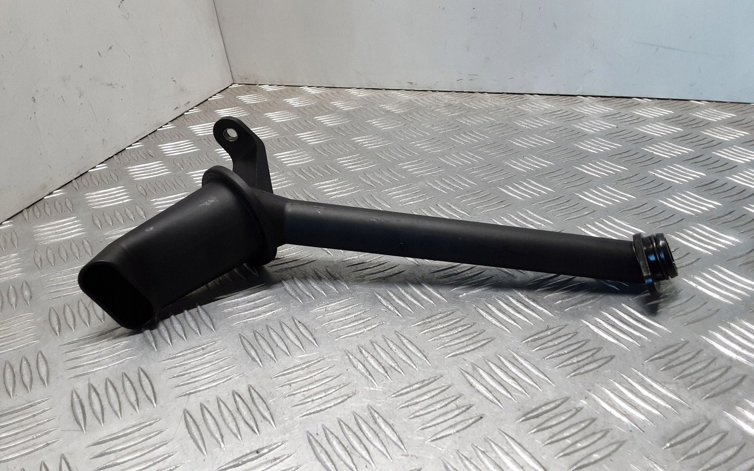 Öljysavun anturi OEM BB3Q6615EA Ford Rangerille