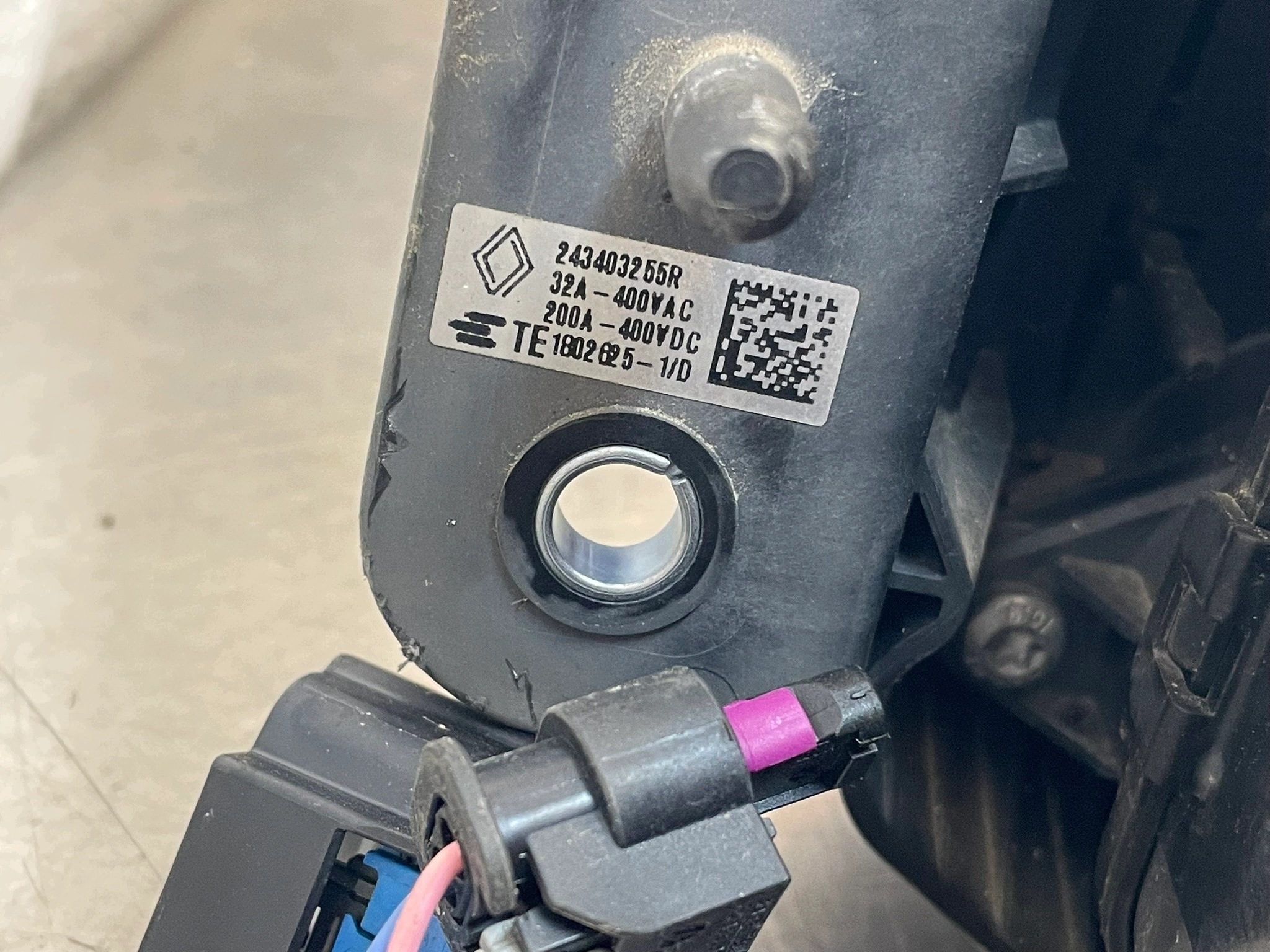 OEM 296950757R Charging Socket for Renault Megane V image 9