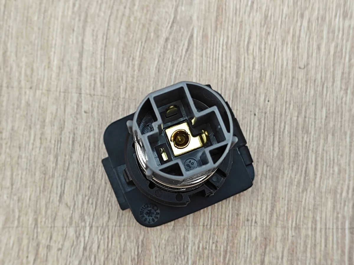 Prise 12V VW Amarok Ranger BB5T19487BAW image 3