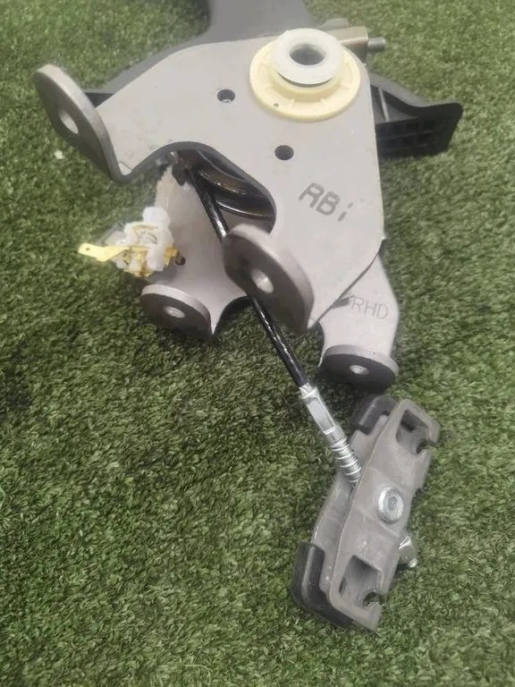 KIA CEE'D Käsijarrumekanismi OEM 59710J7650