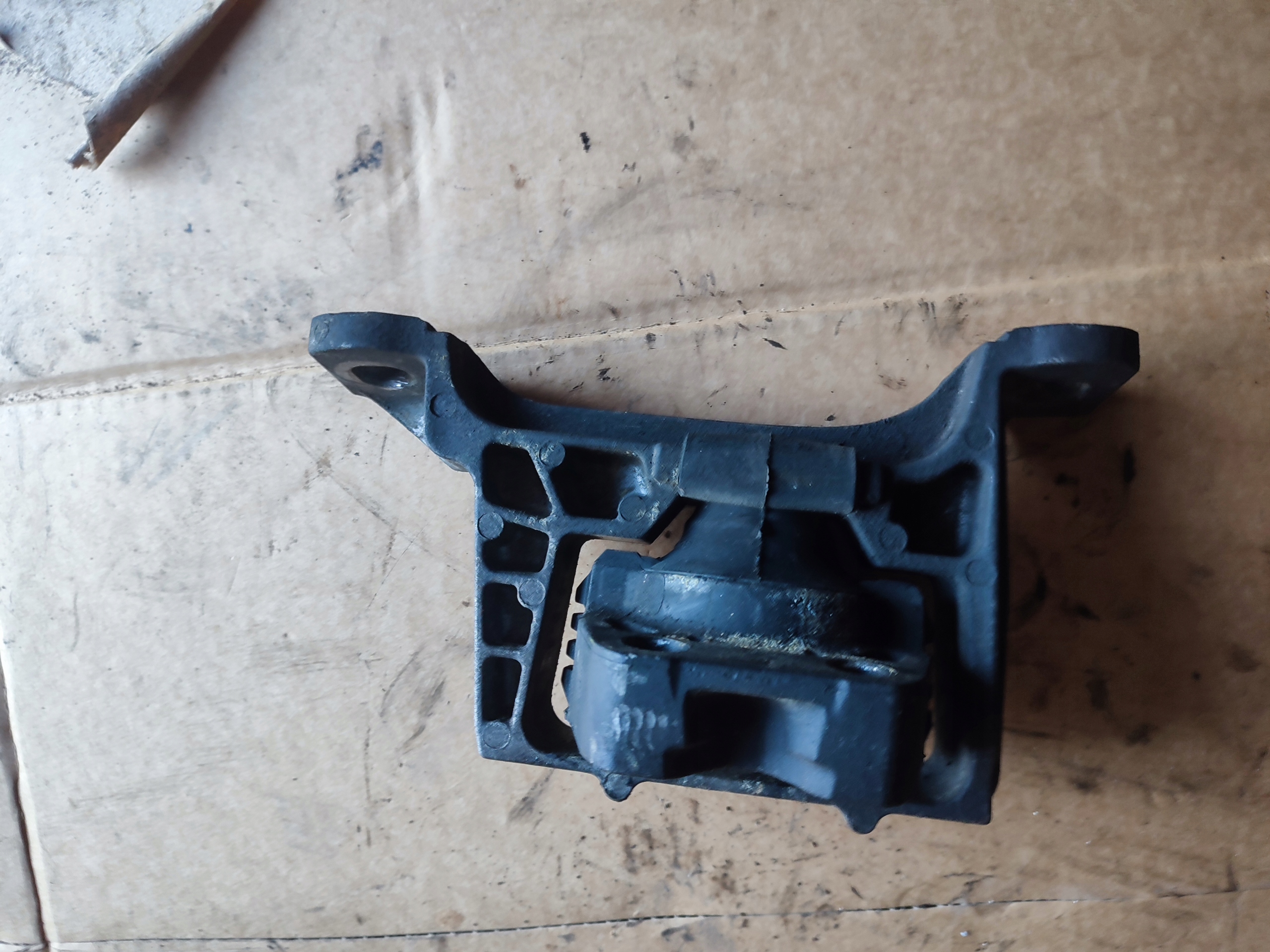 Support boîte de vitesses Ford Volvo 307396
