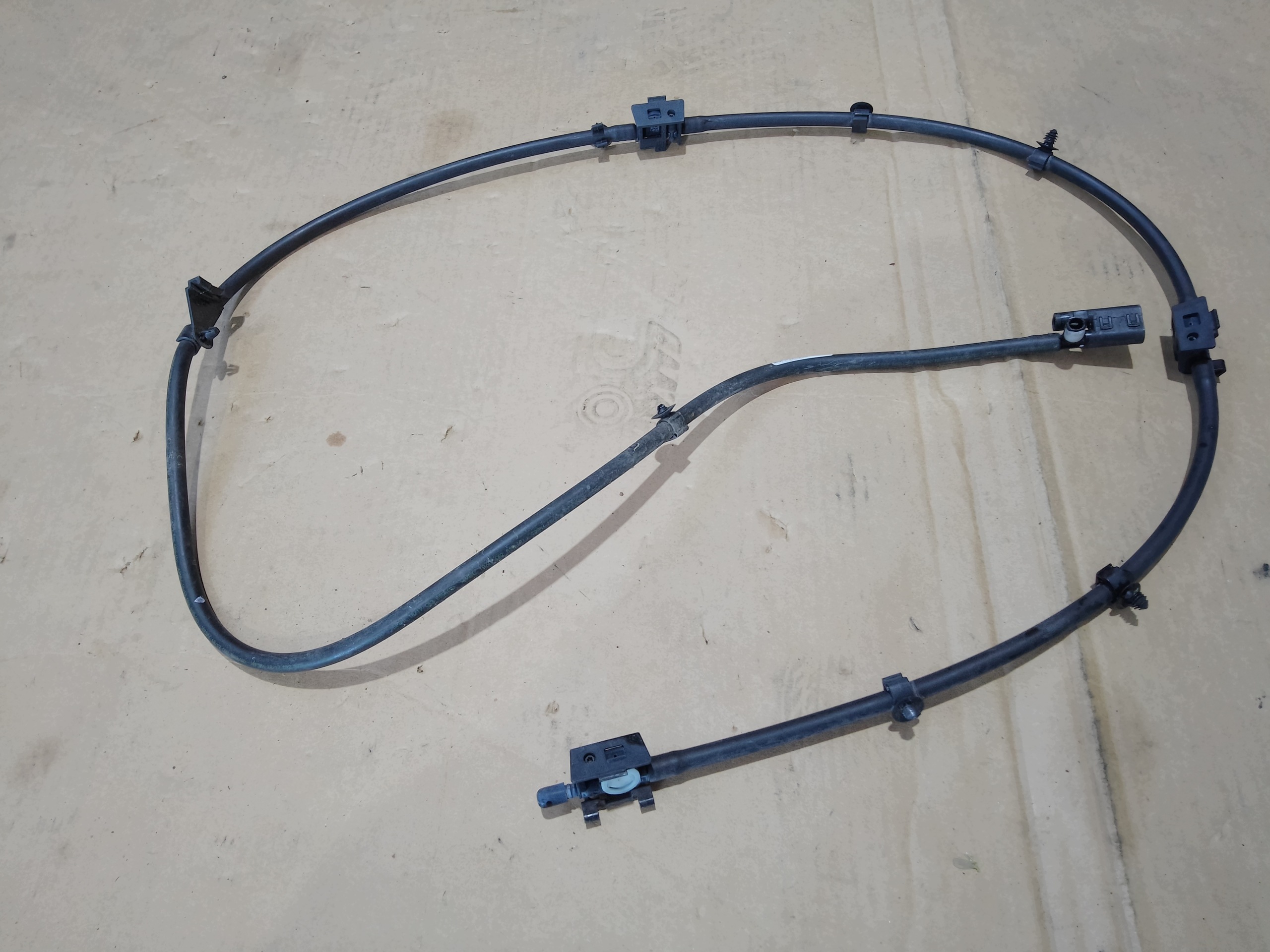 Mercedes-Benz OE A2138609000 Scheibenwasserdüsen image 2