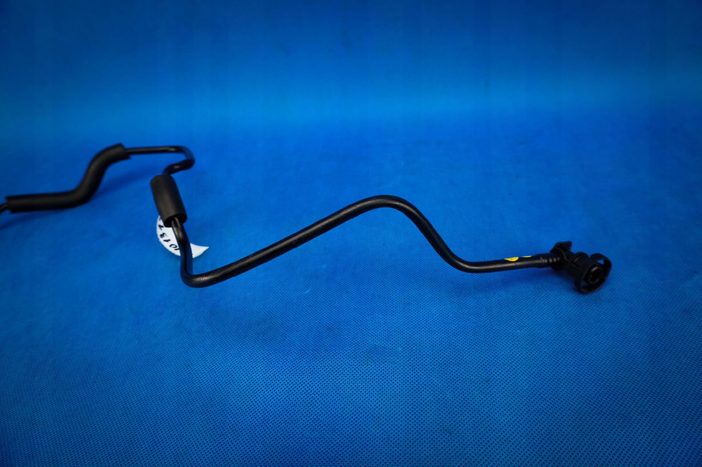 Audi A8 D4 AdBlue tuuletusletku OEM 4H0131987F