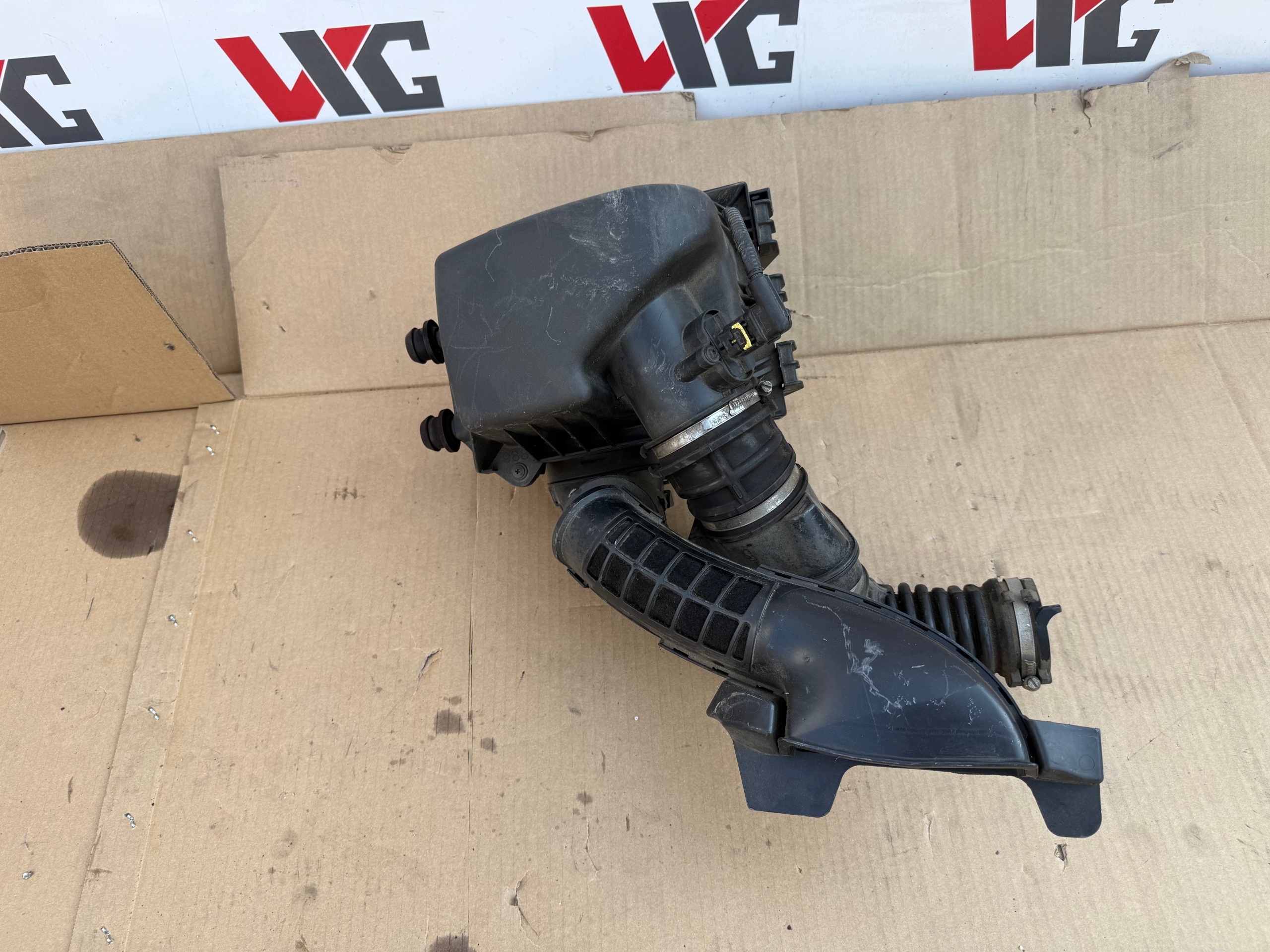 Ilmansuodinkotelo Opel Mokka A 1.5 cdti OEM 13490988