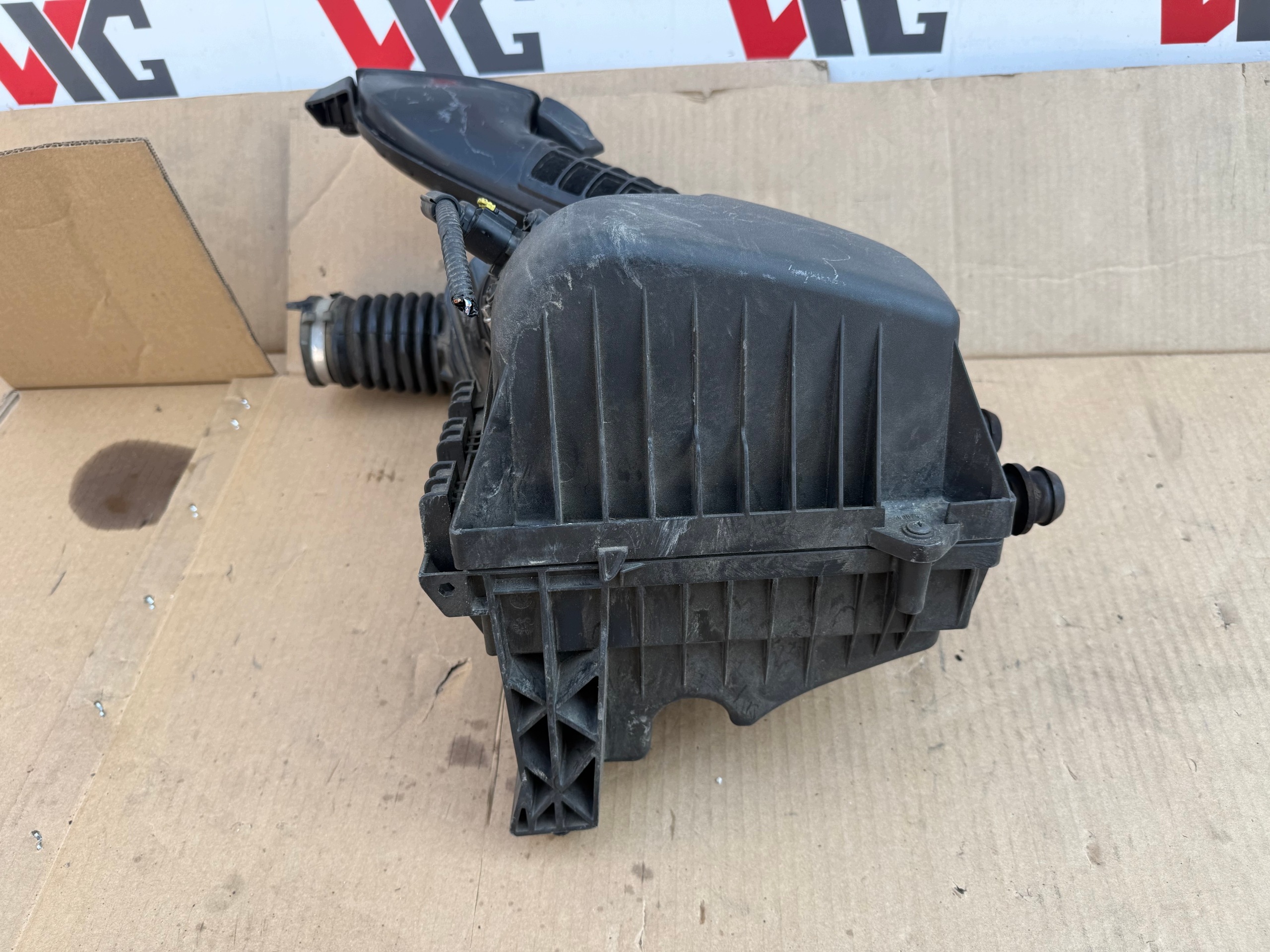 Luftfilterhus Opel Mokka A 1.5 cdti OEM 13490988 image 3