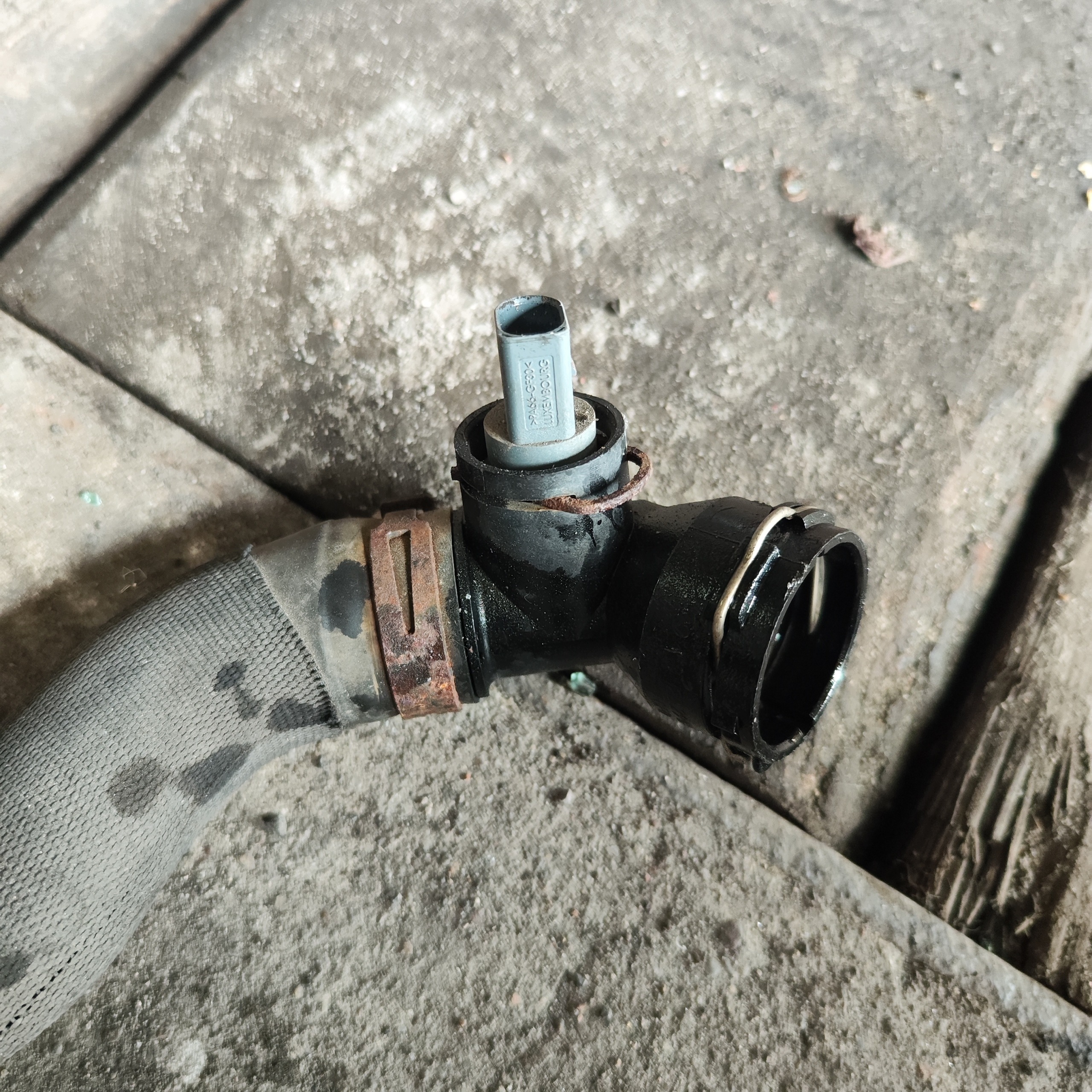 Audi a3 8P Lift 1.8 tfsi Wasserrohr Wasserschlauch 1K0122051FE 1k0122101gg 2x image 3