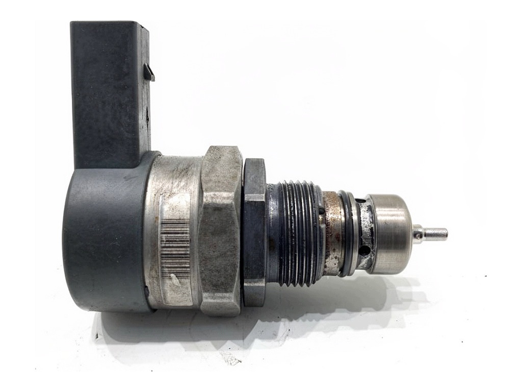 Régulateur pression carburant OEM 057130764H Audi A4 B8 image 2