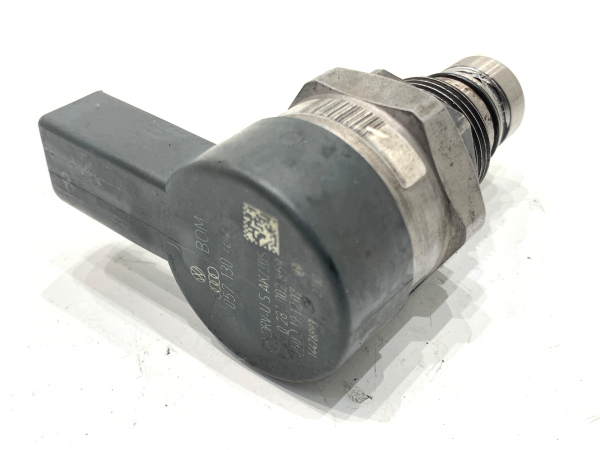 Régulateur pression carburant OEM 057130764H Audi A4 B8 image 3