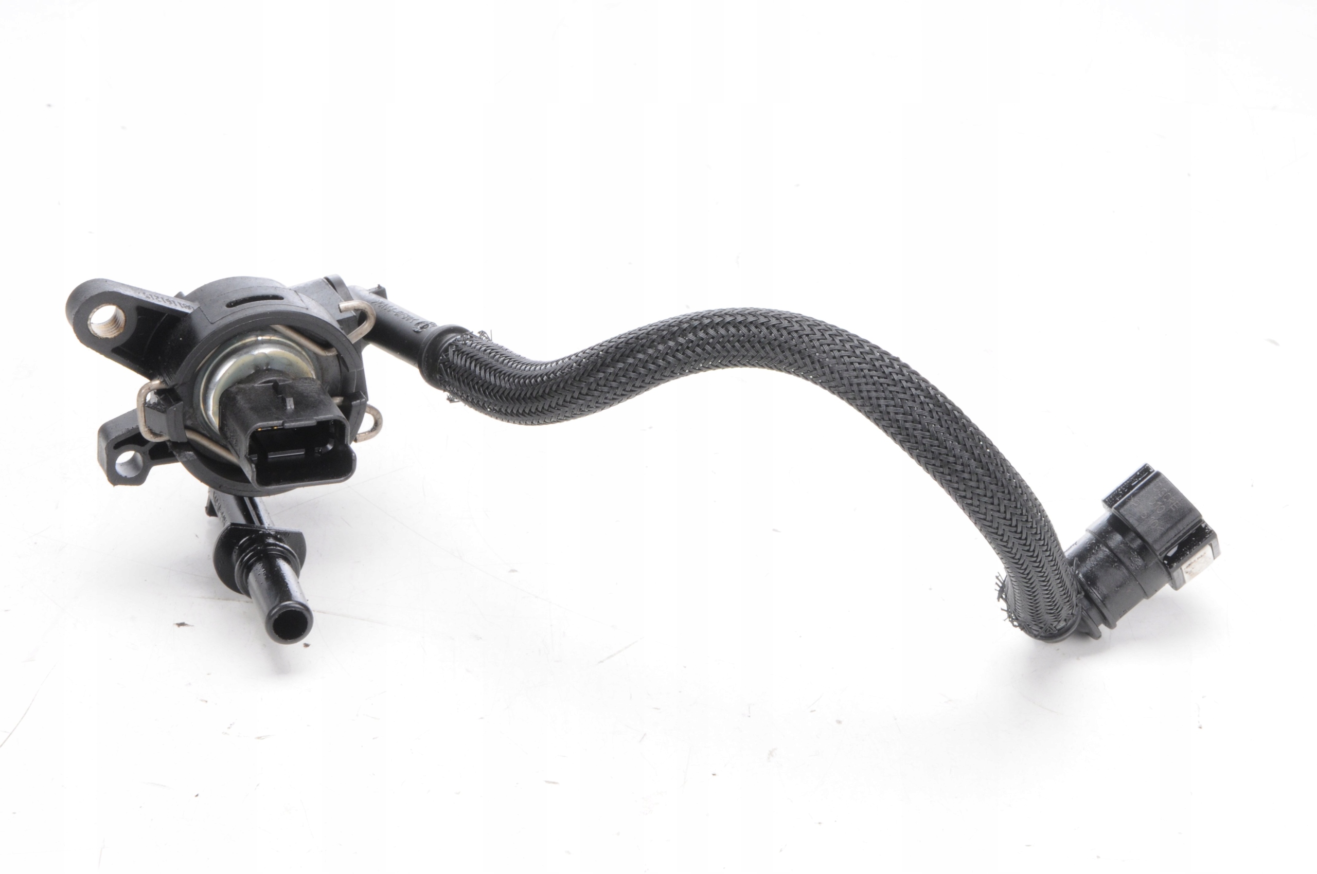 Gebrauchte Kraftstoffleitung OEM 81CP38-01 für Ford 2.0 Euro 6 image 2