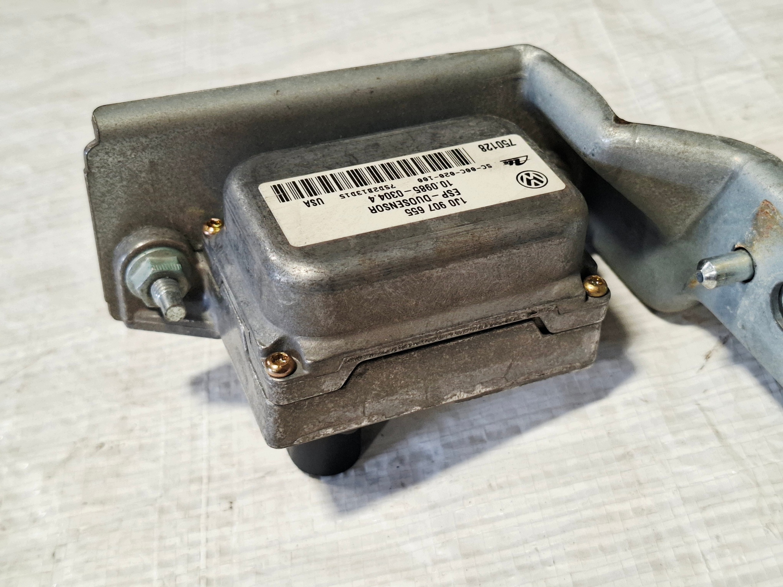 ESP-anturi OEM 1J1907637C VW Golf IV Bora Audi Skoda