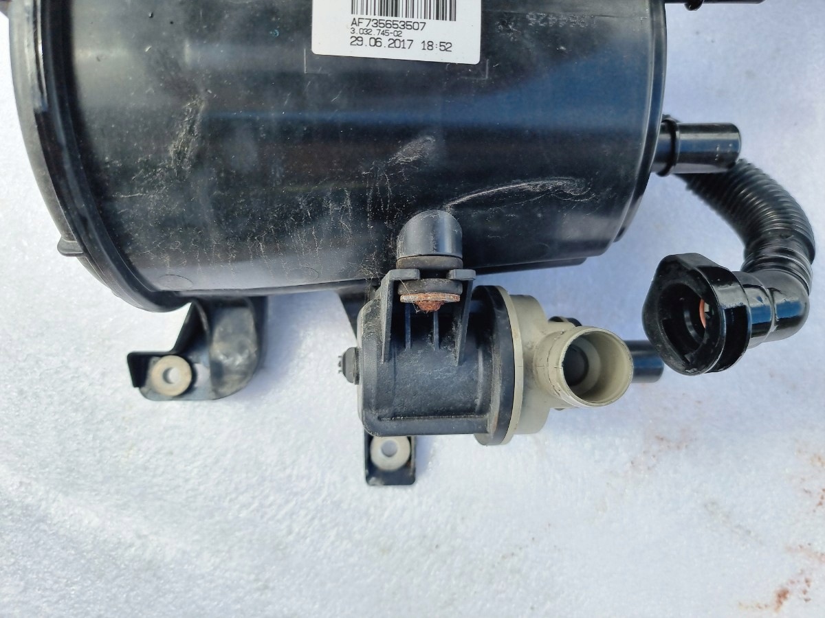 Brandstofdampkoolstoffilter OEM 7356535 BMW 3 G20 G21 image 4