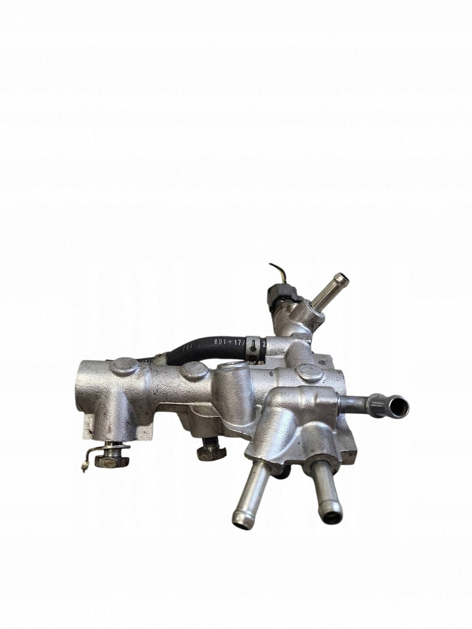 Fuel Distributor OEM JUT257165 for Mazda 6 image 3