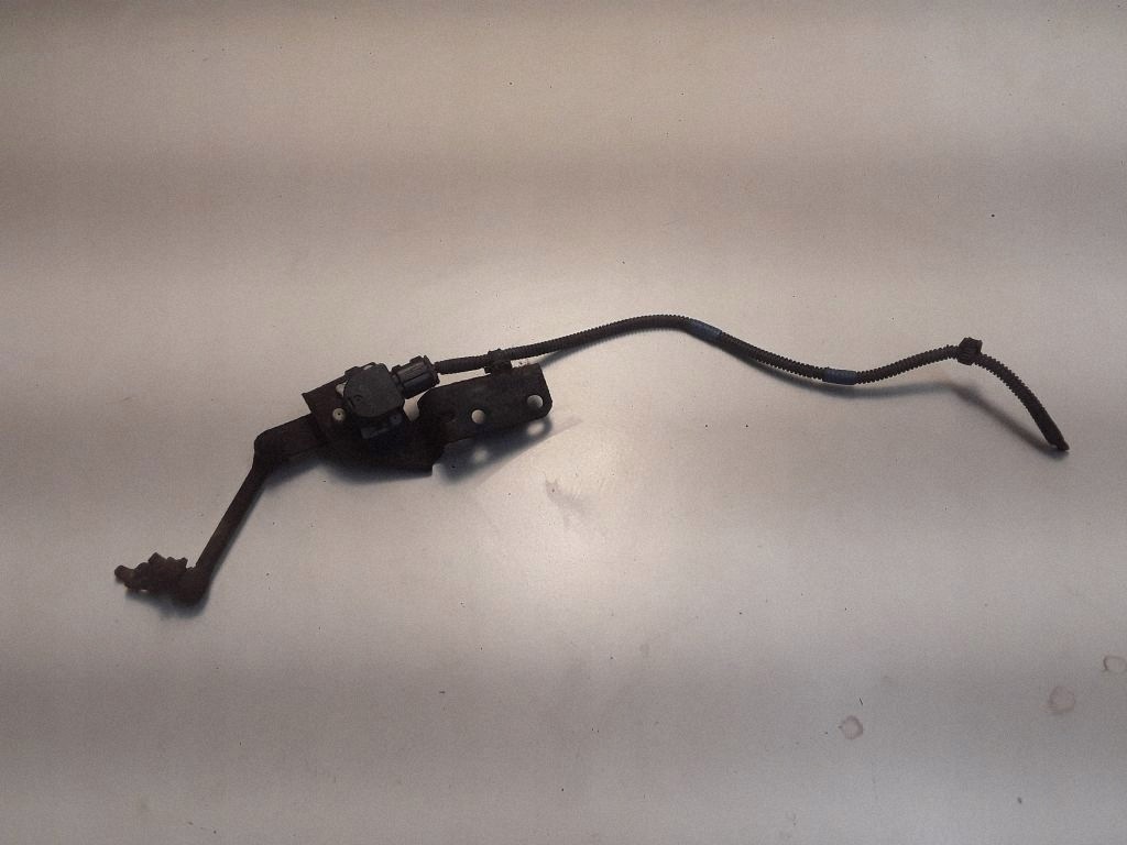 Mitsubishi Pajero Vorderer Luftfederungssensor OEM 8L1222 image 2