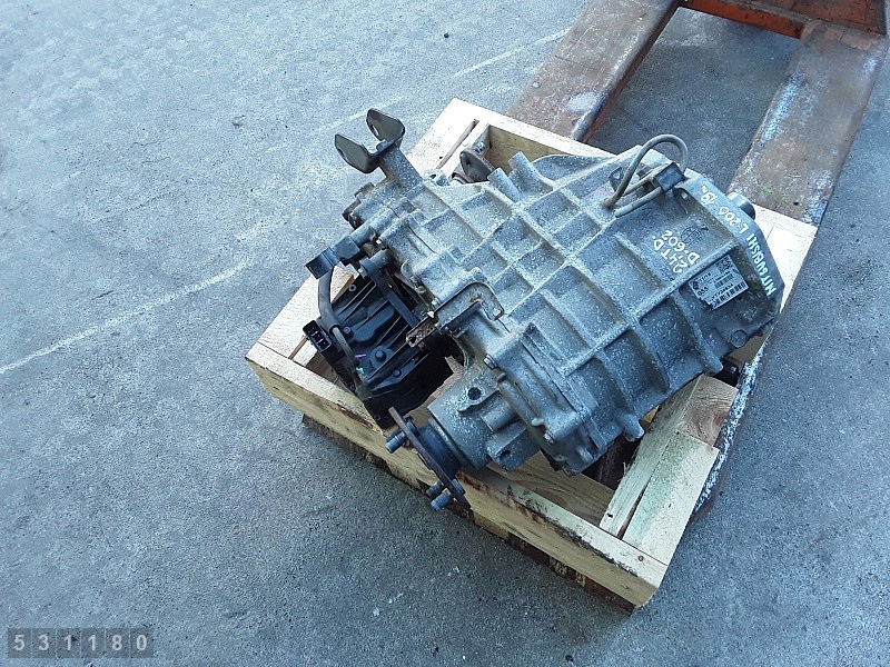 Mitsubishi L200 Verteilergetriebe OEM 3200a194 - Gebraucht image 2