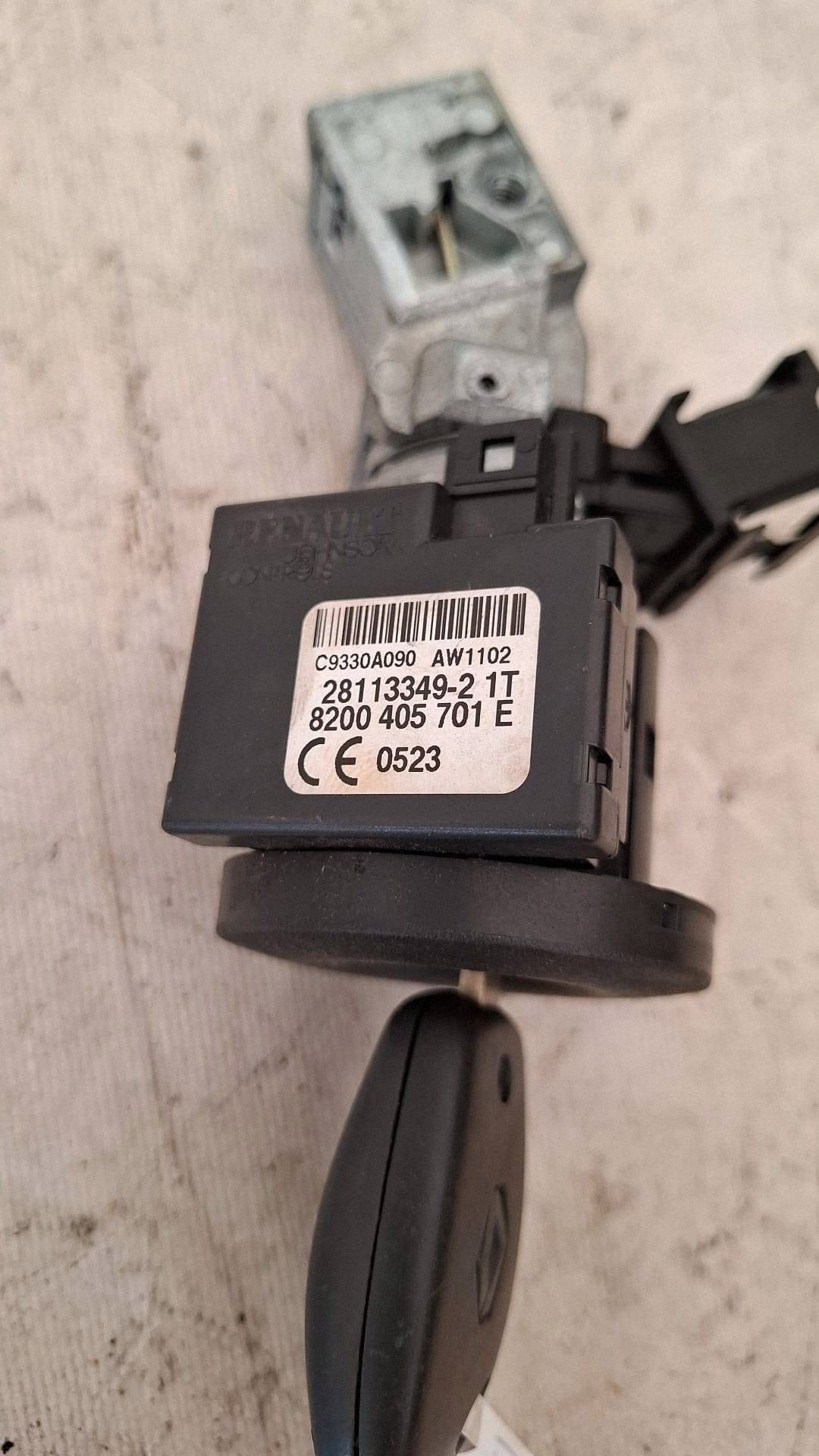 Sytytyskytkin OEM 8200405701E Renault Master III:lle