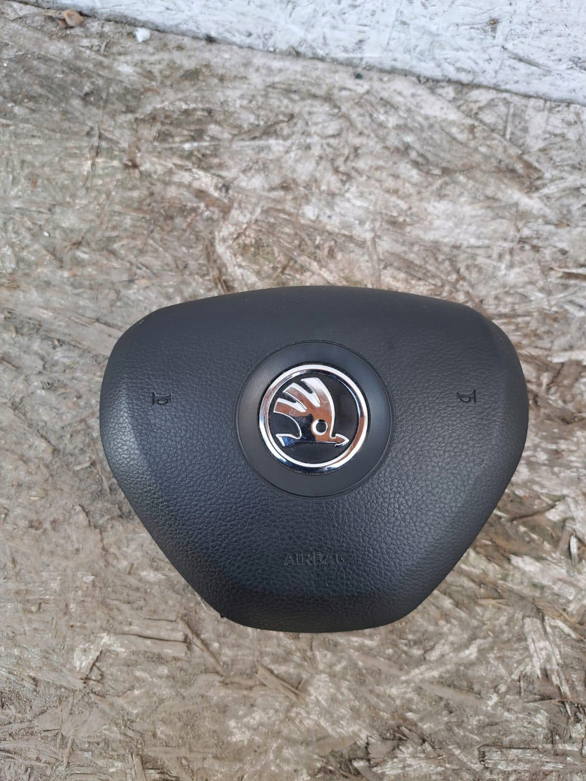 Kuljettajan turvatyyny OEM 6V0880201A Skoda Fabia III